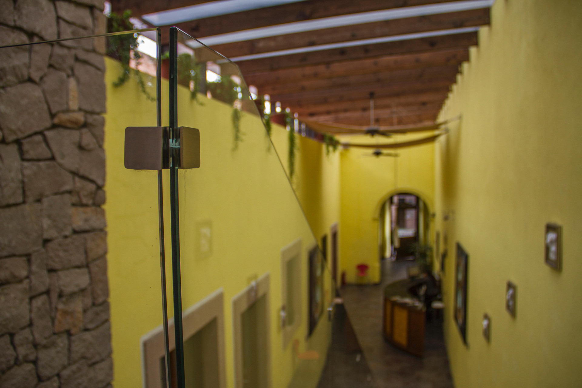 image-housing-carousel