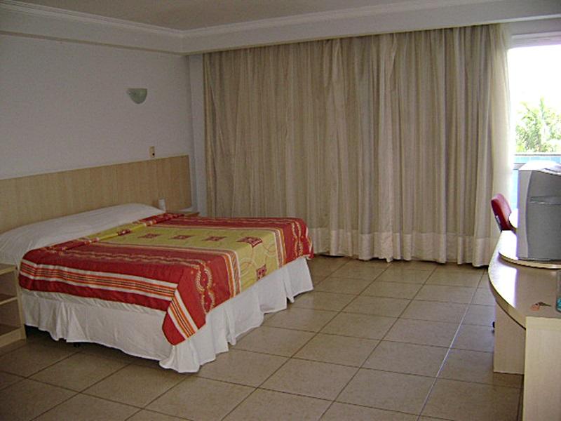 image-housing-carousel