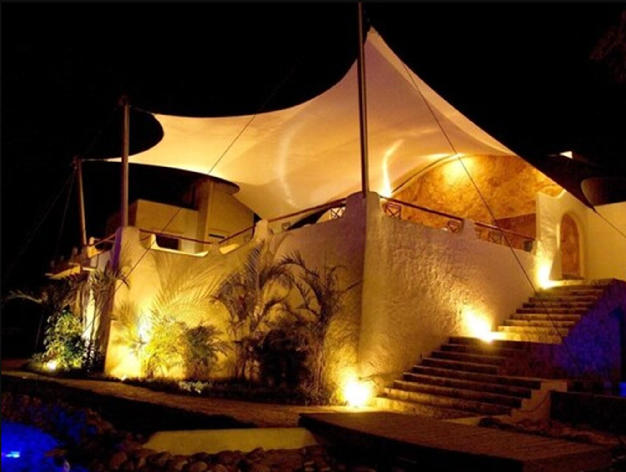 image-housing-carousel