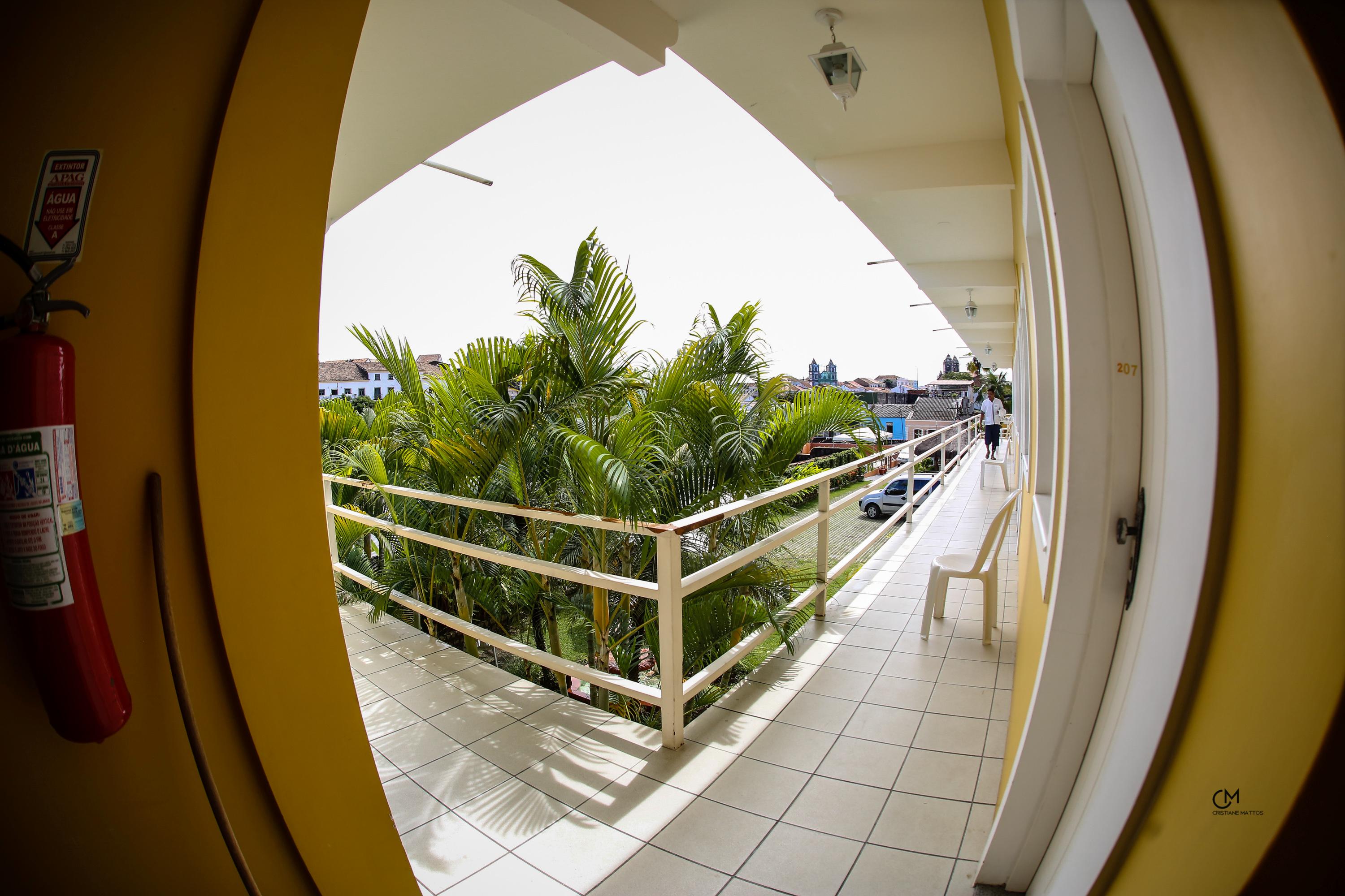 image-housing-carousel