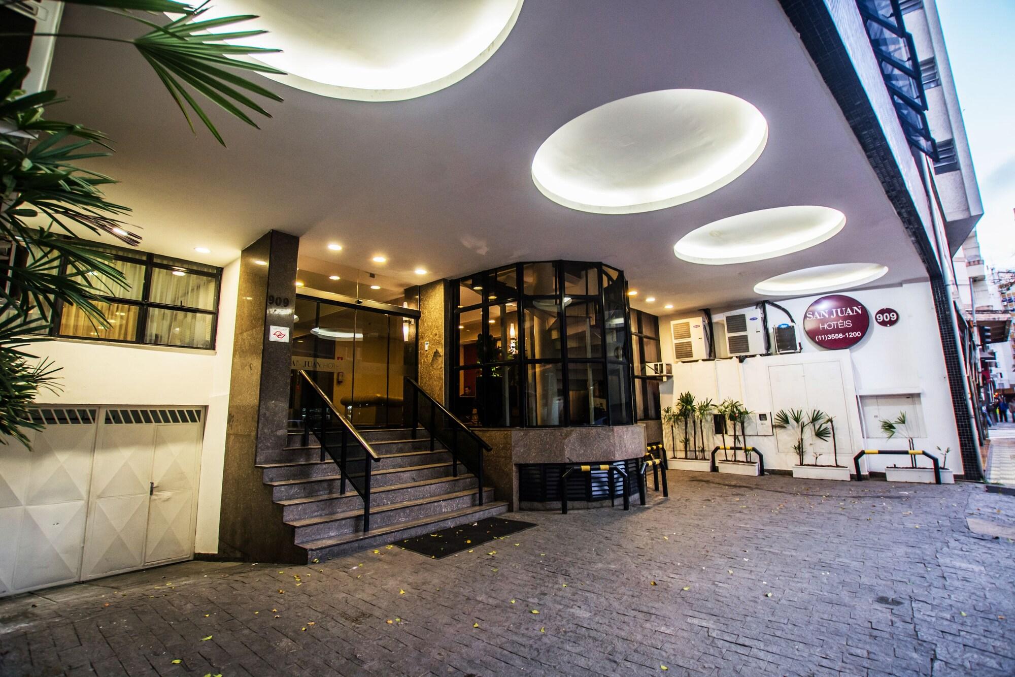 image-housing-carousel