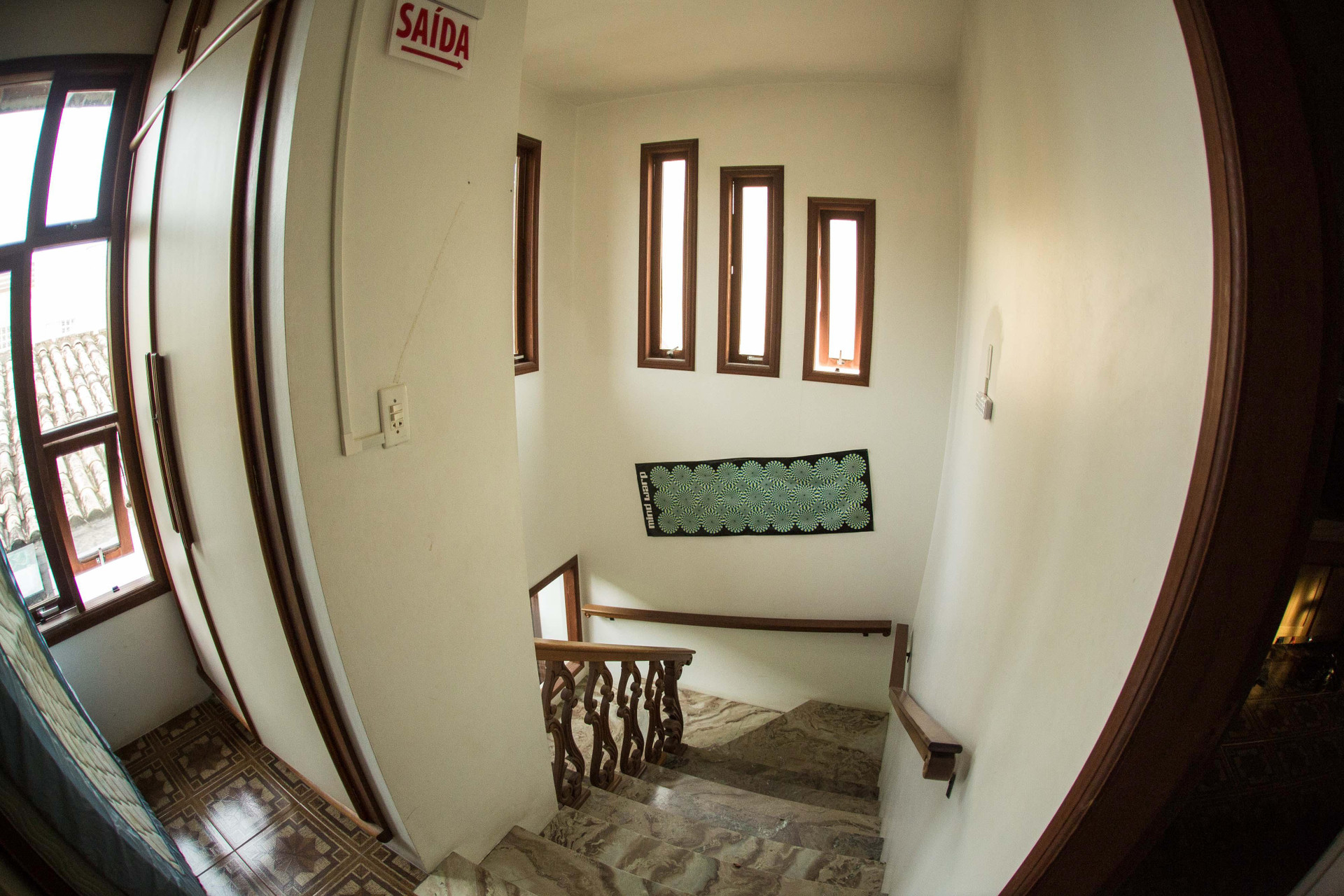 image-housing-carousel