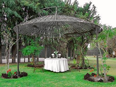 image-housing-carousel