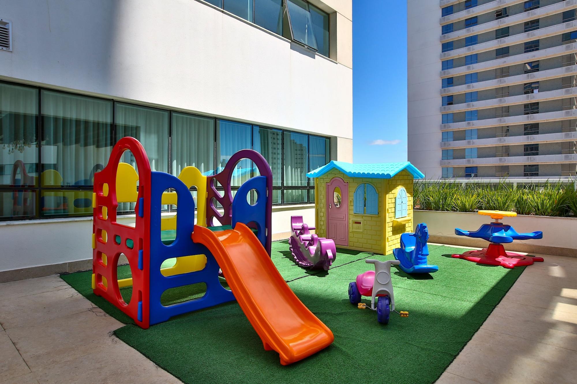 image-housing-carousel