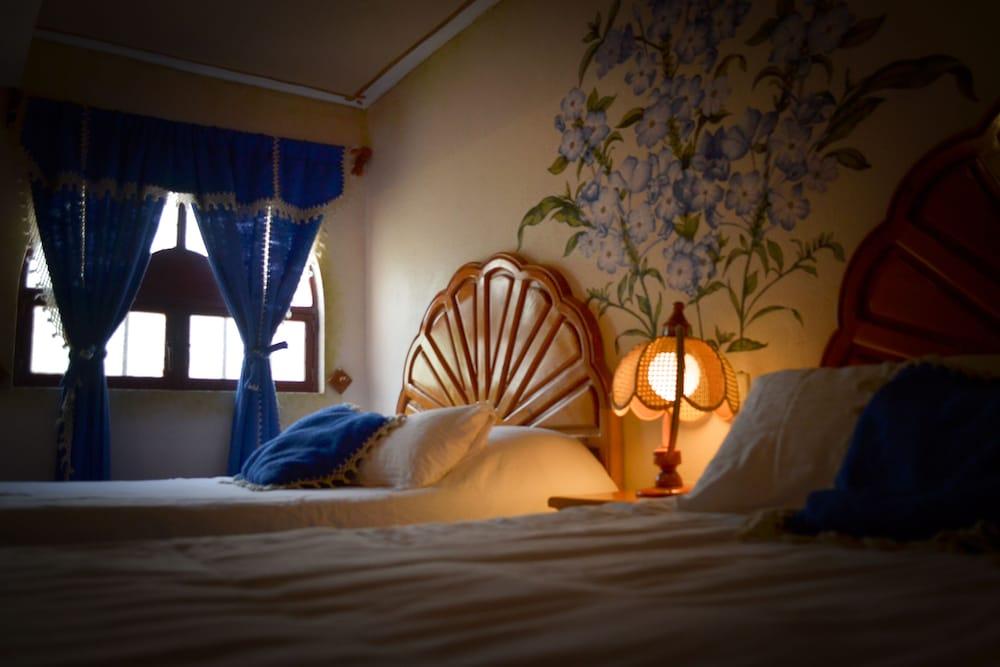 image-housing-carousel