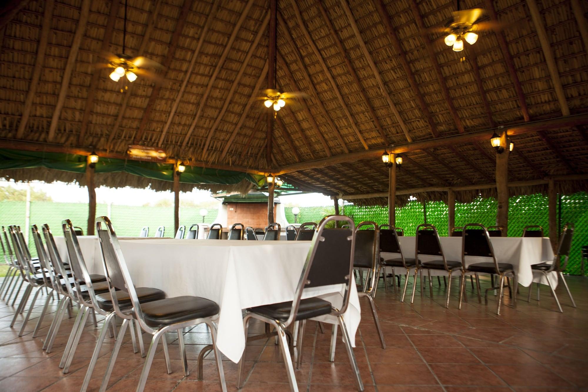 Hotel Paradise Inn 6