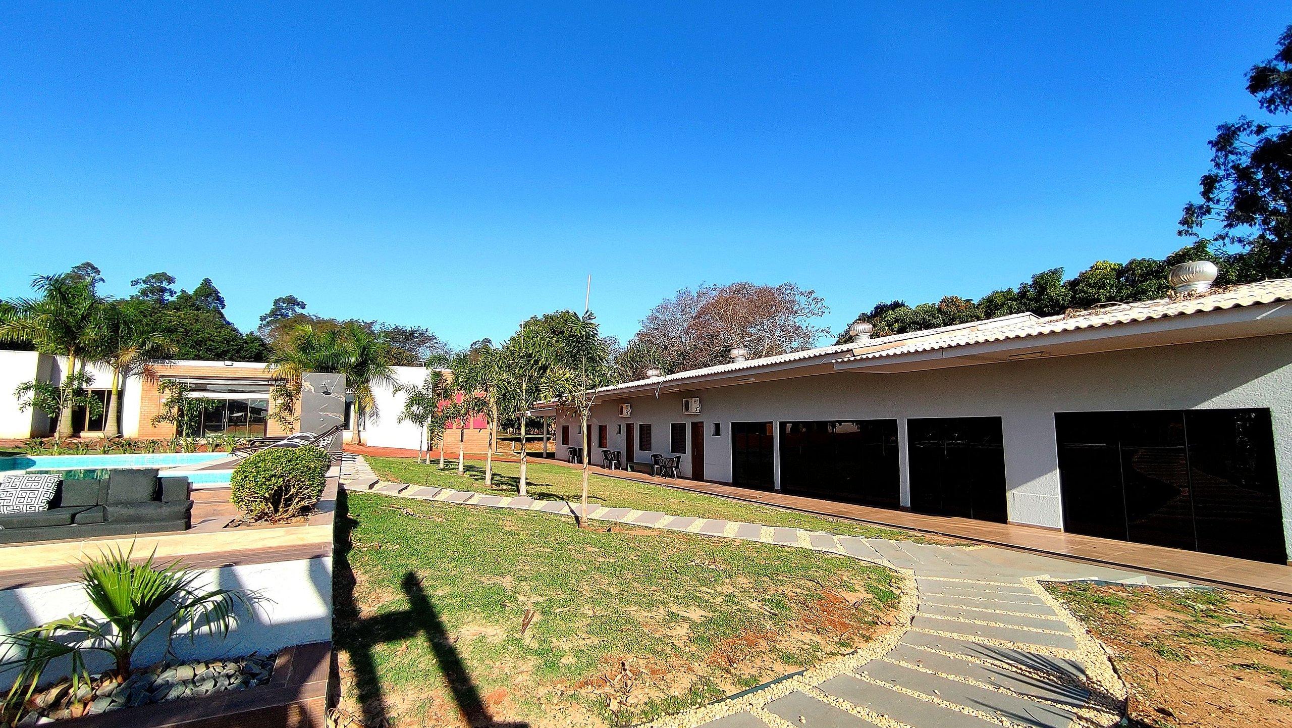 image-housing-carousel