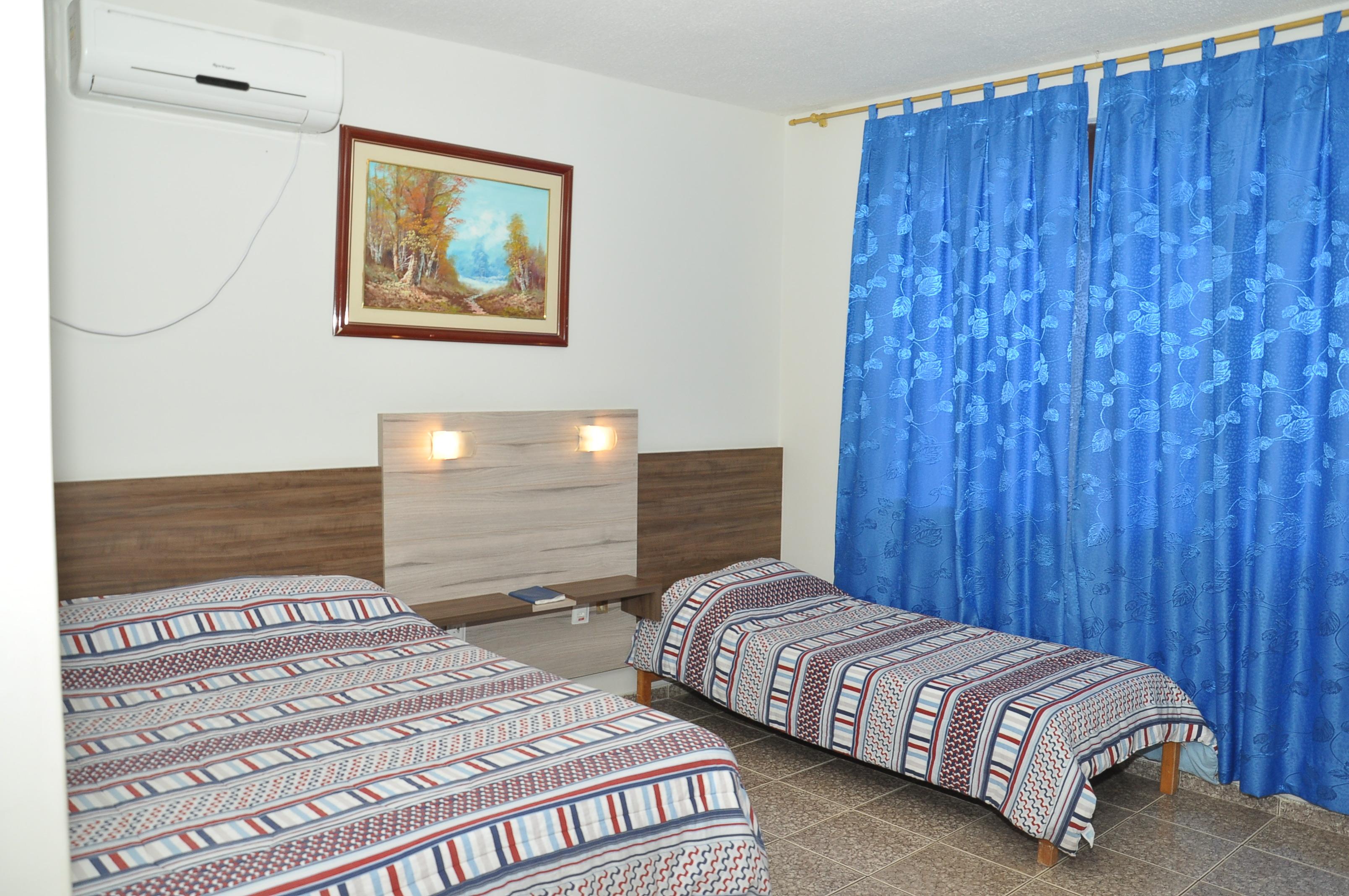 image-housing-carousel