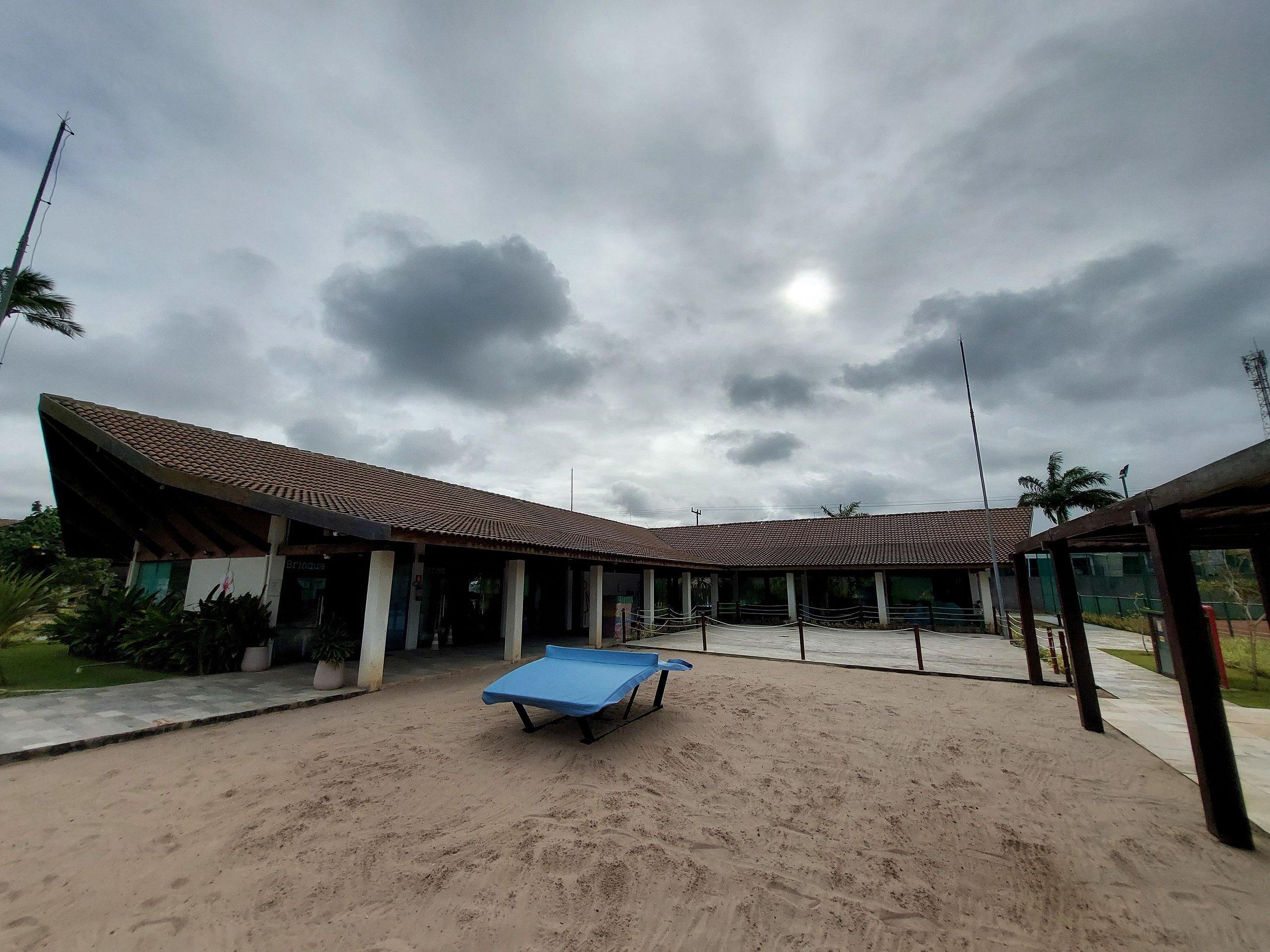 image-housing-carousel