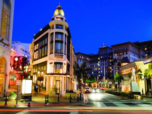 image-housing-carousel