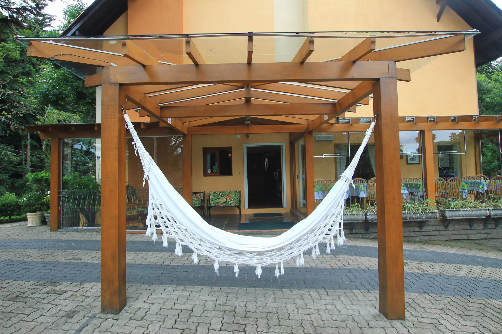 image-housing-carousel