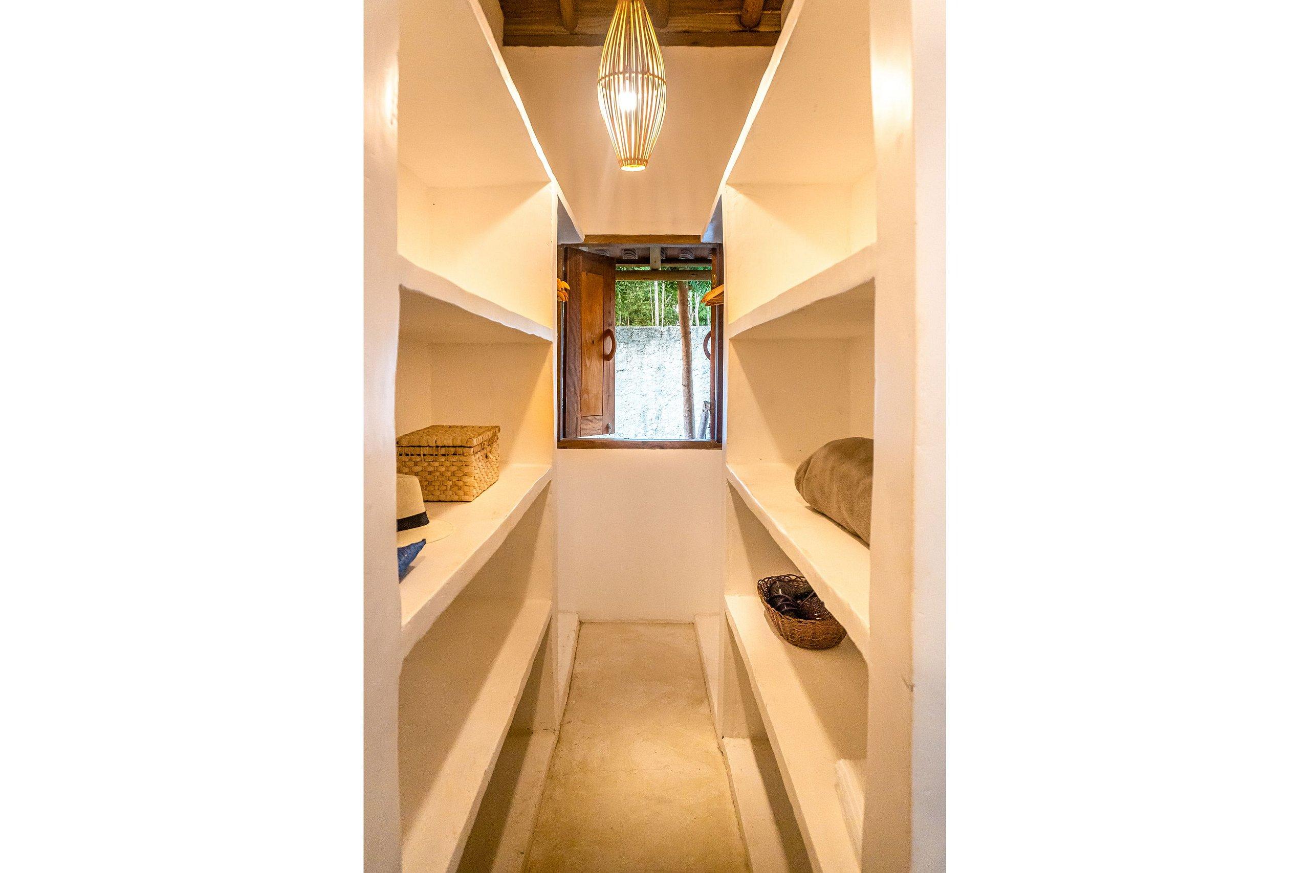 image-housing-carousel