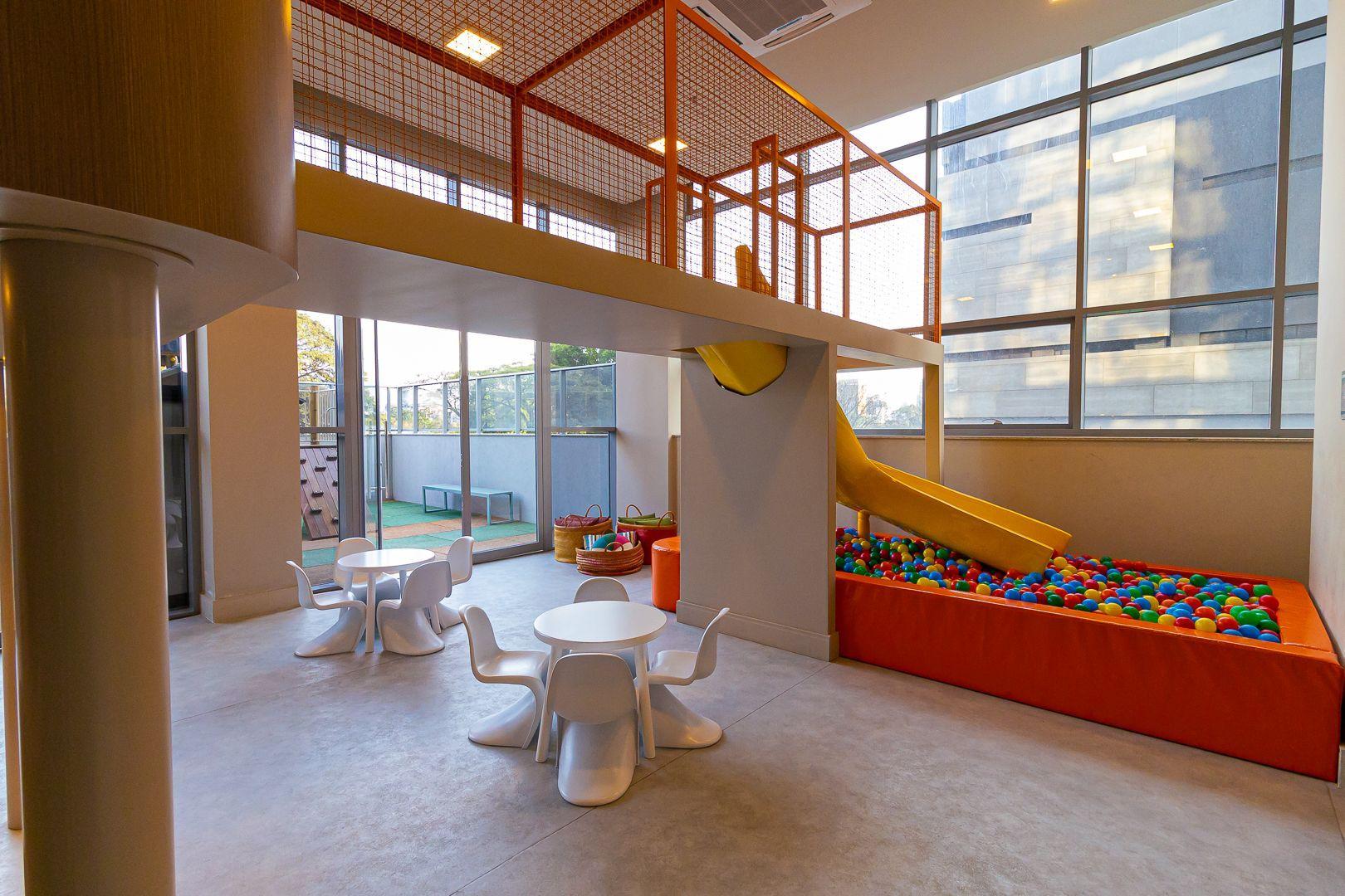 image-housing-carousel