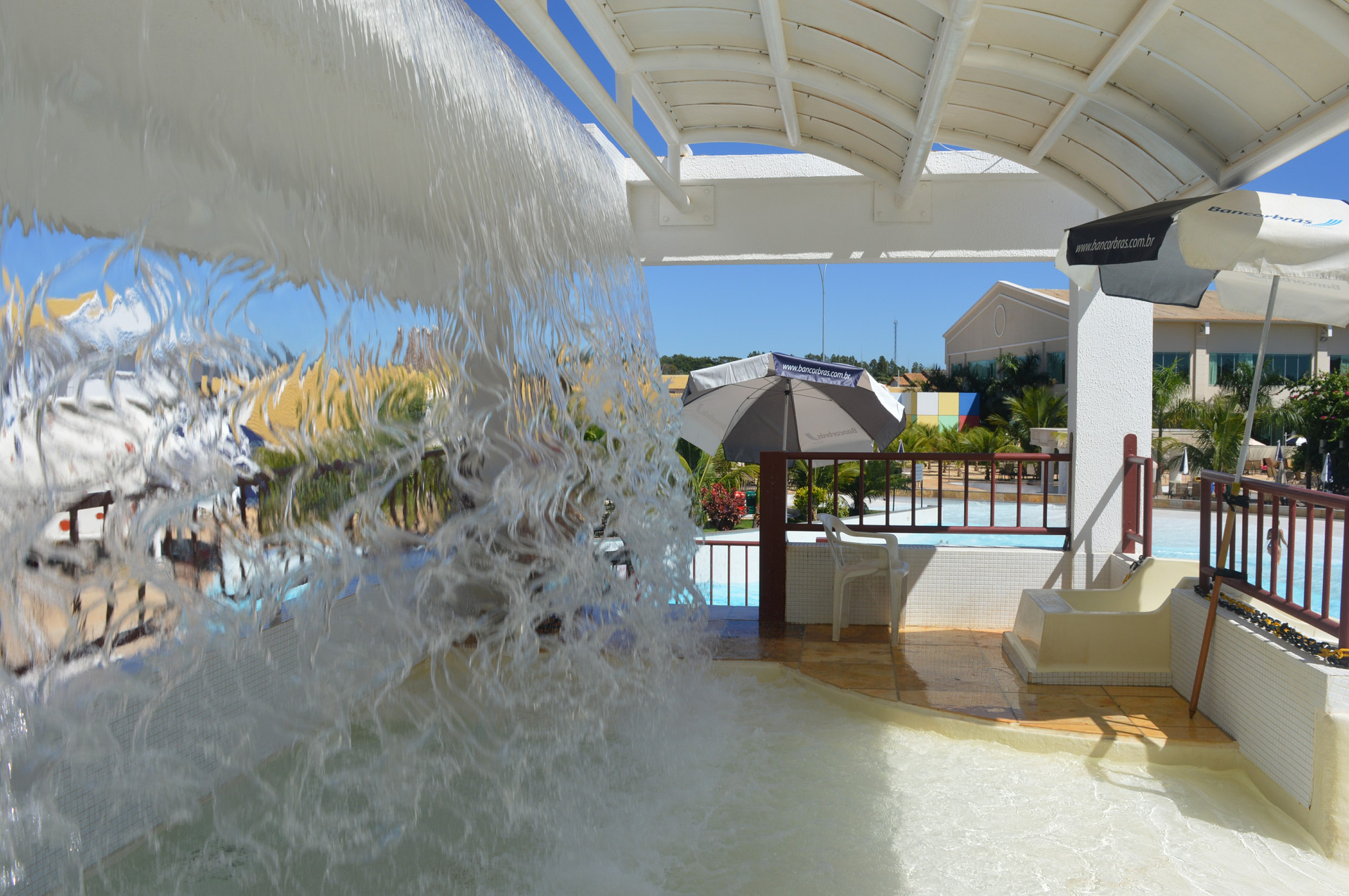 image-housing-carousel