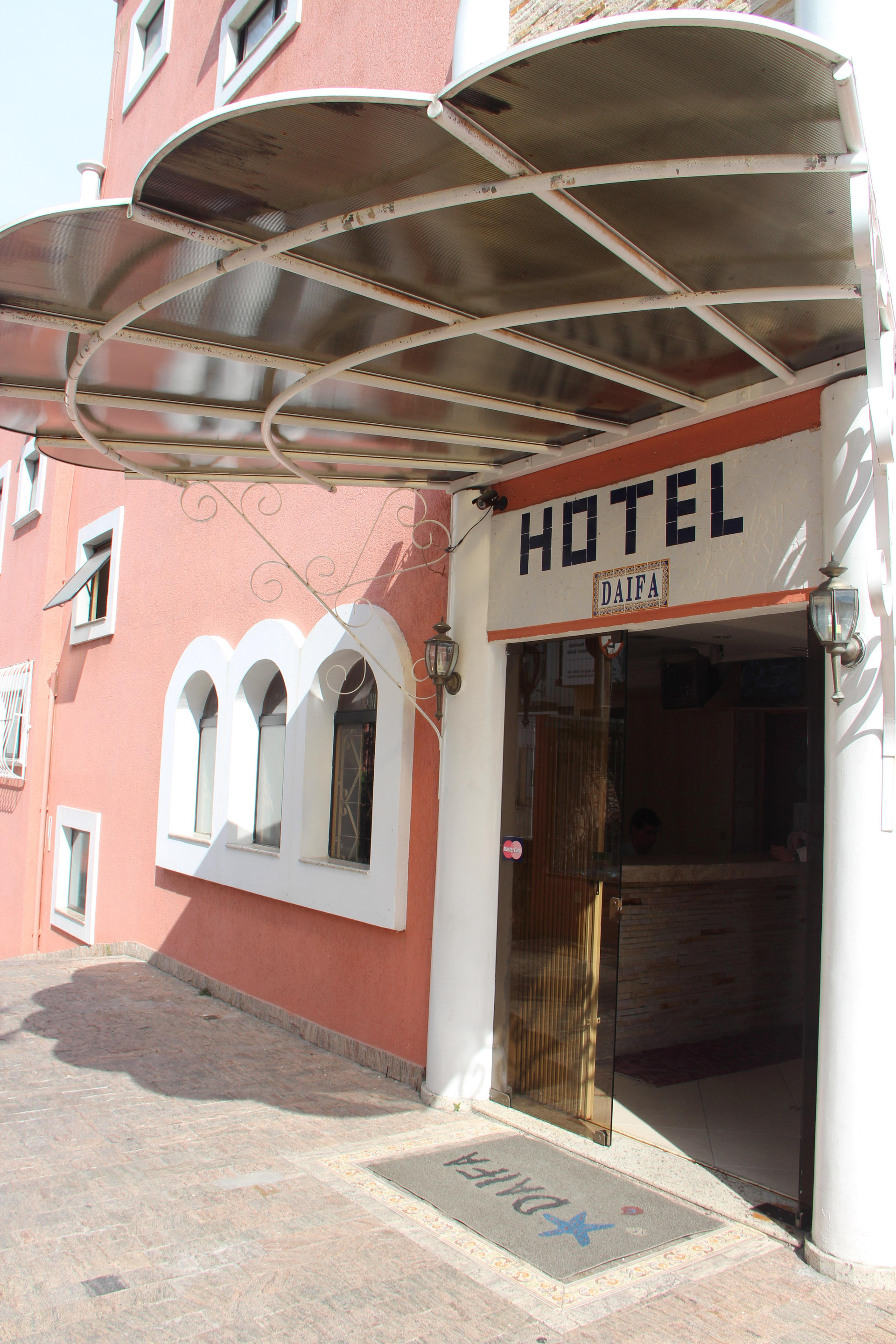 image-housing-carousel