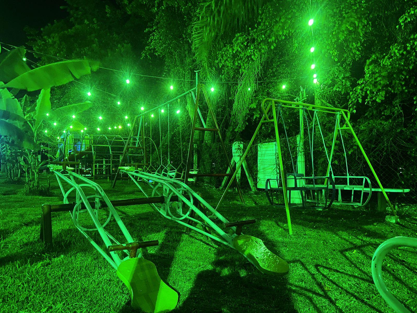 image-housing-carousel