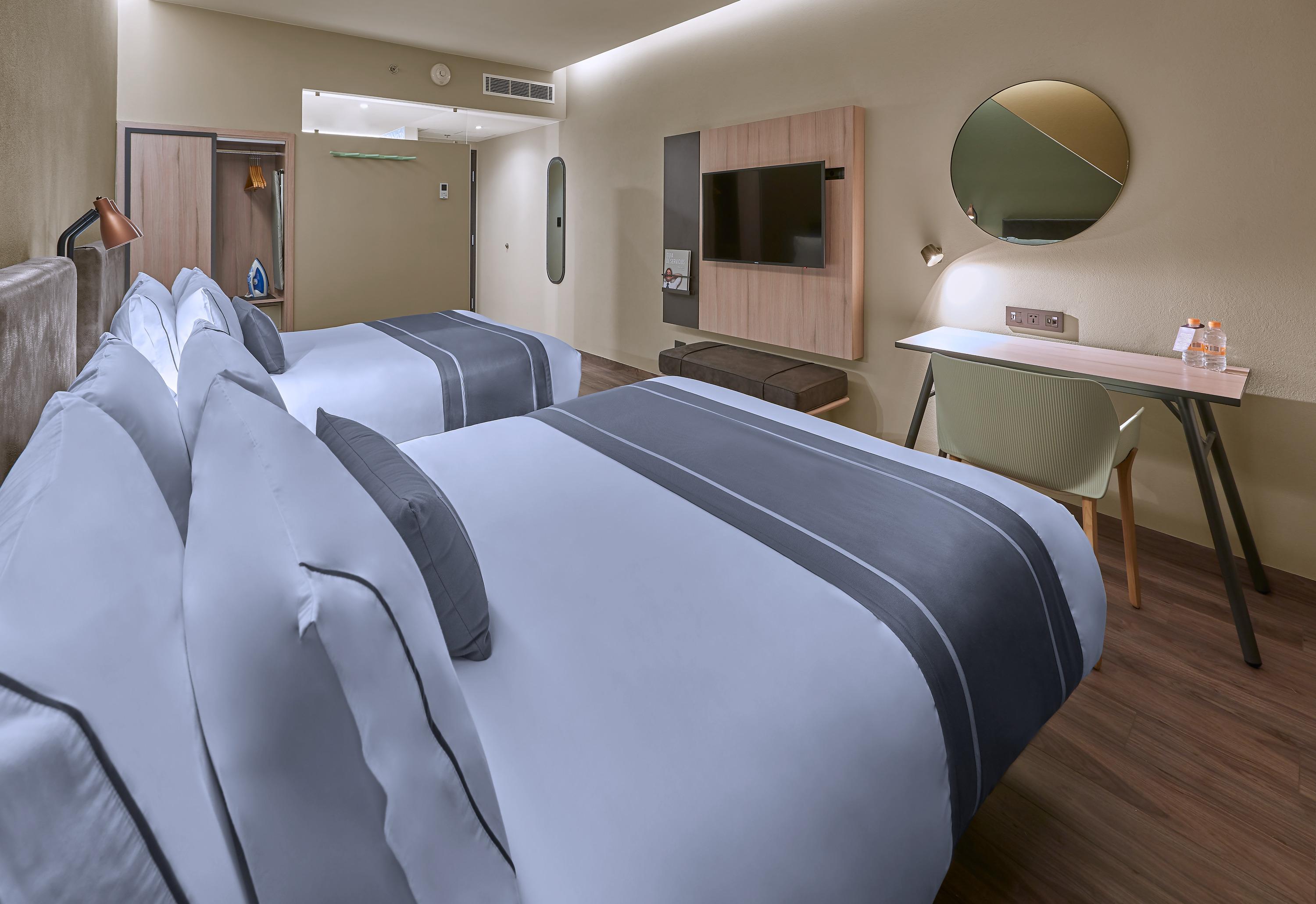 image-housing-carousel