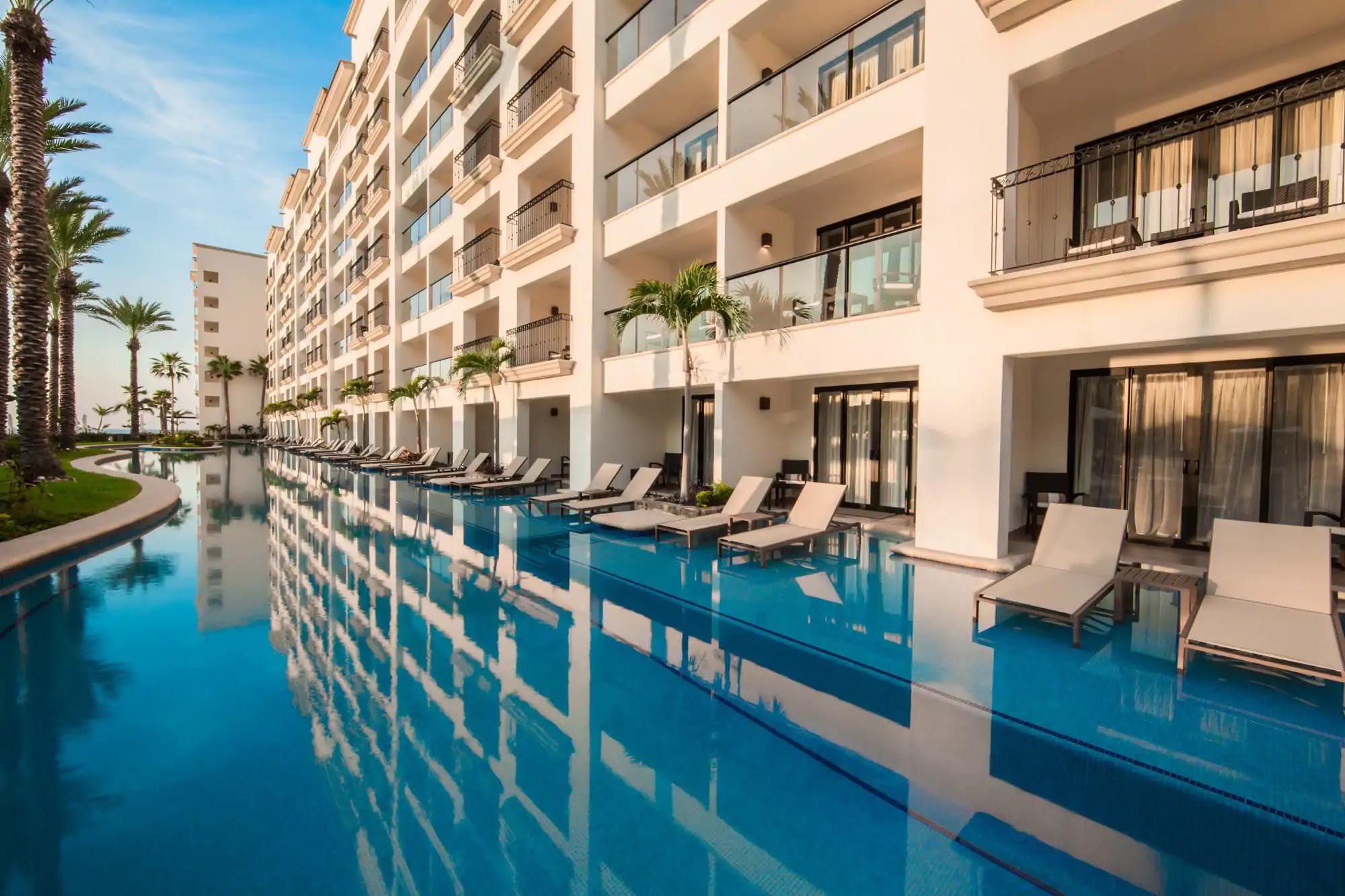 Habitación Super con Vista a la Piscina