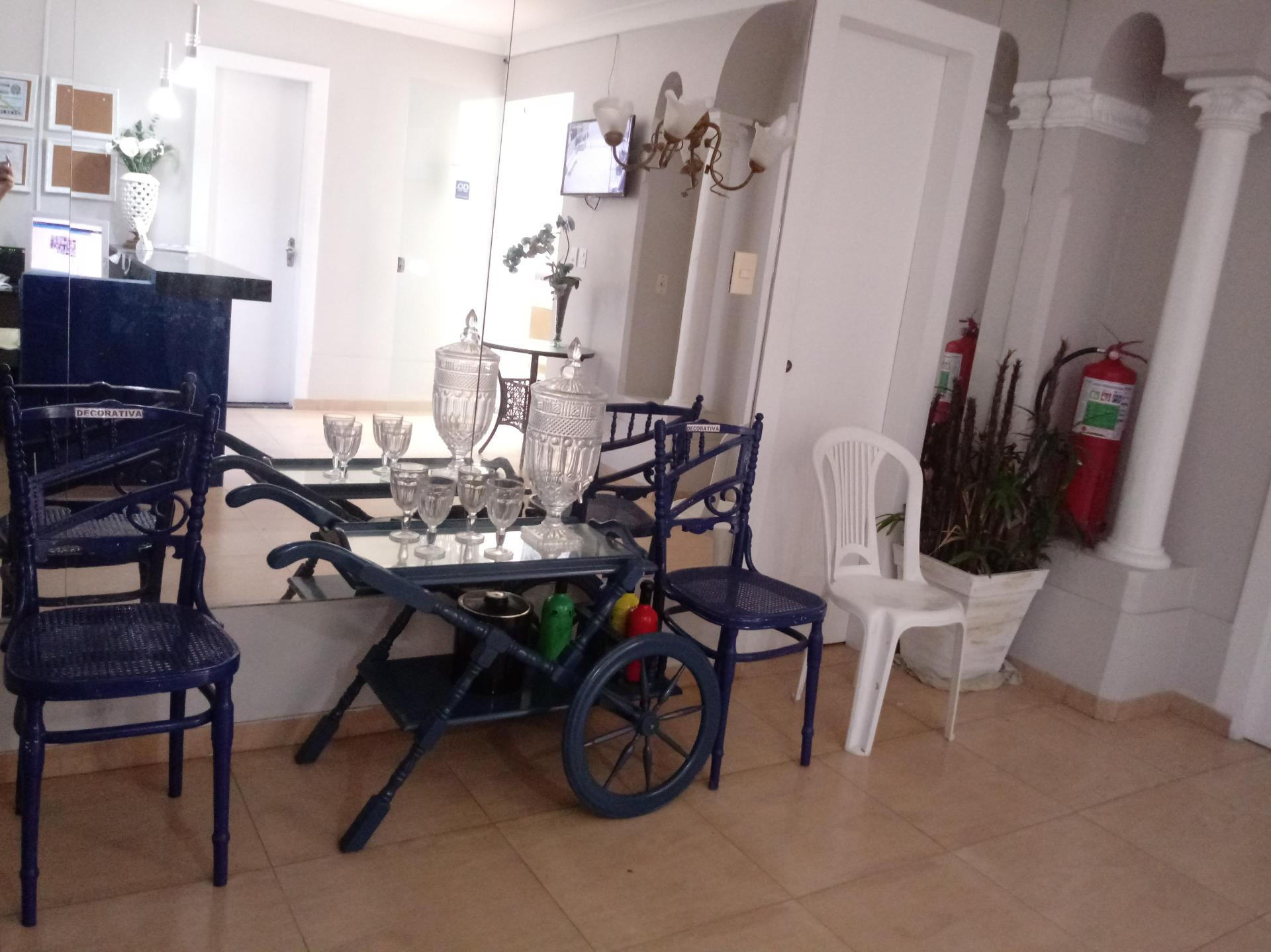 image-housing-carousel