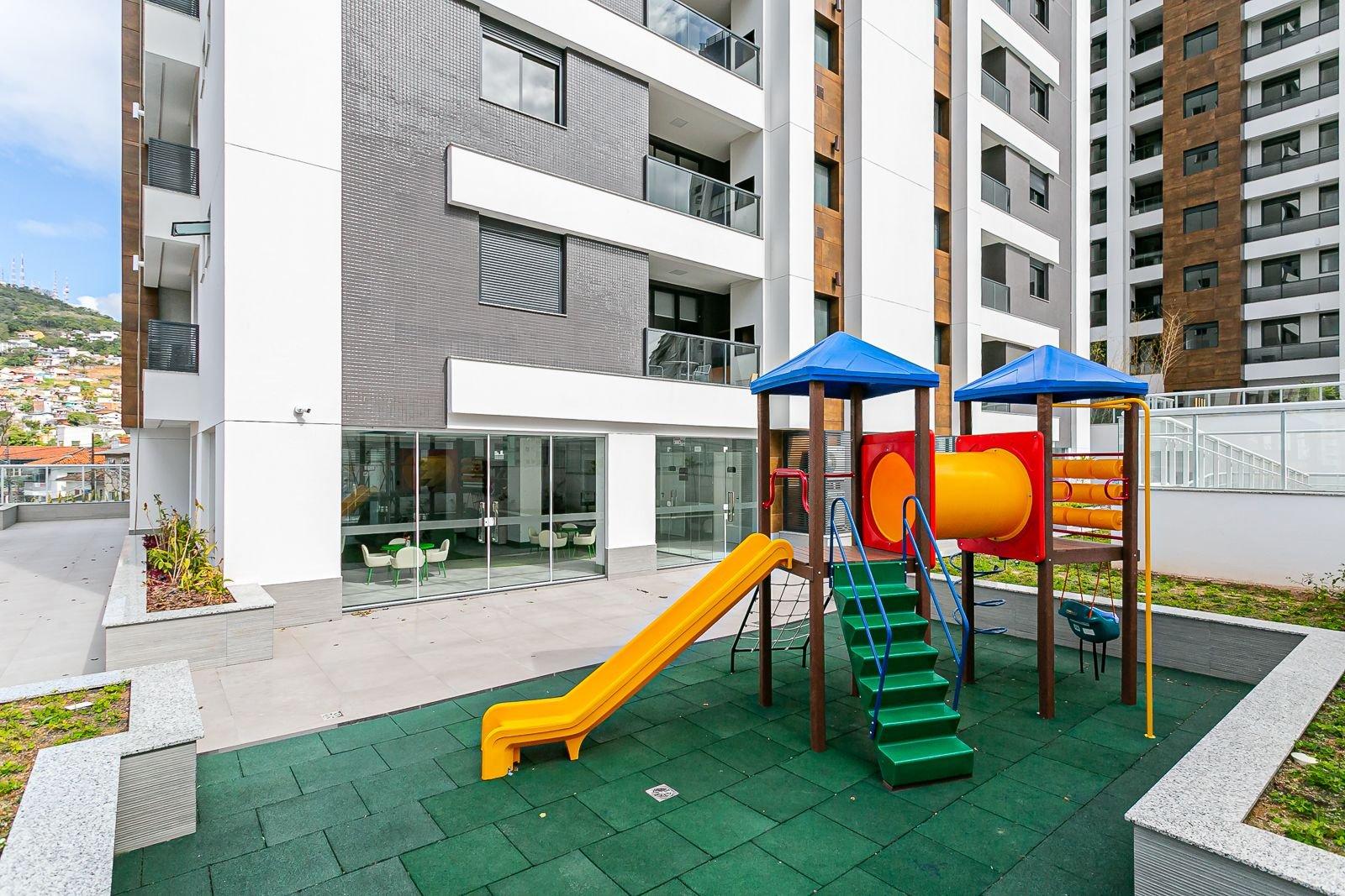 image-housing-carousel