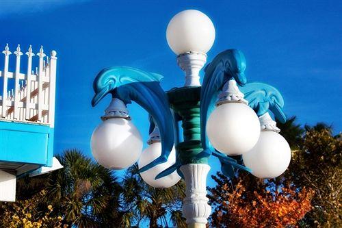 image-housing-carousel