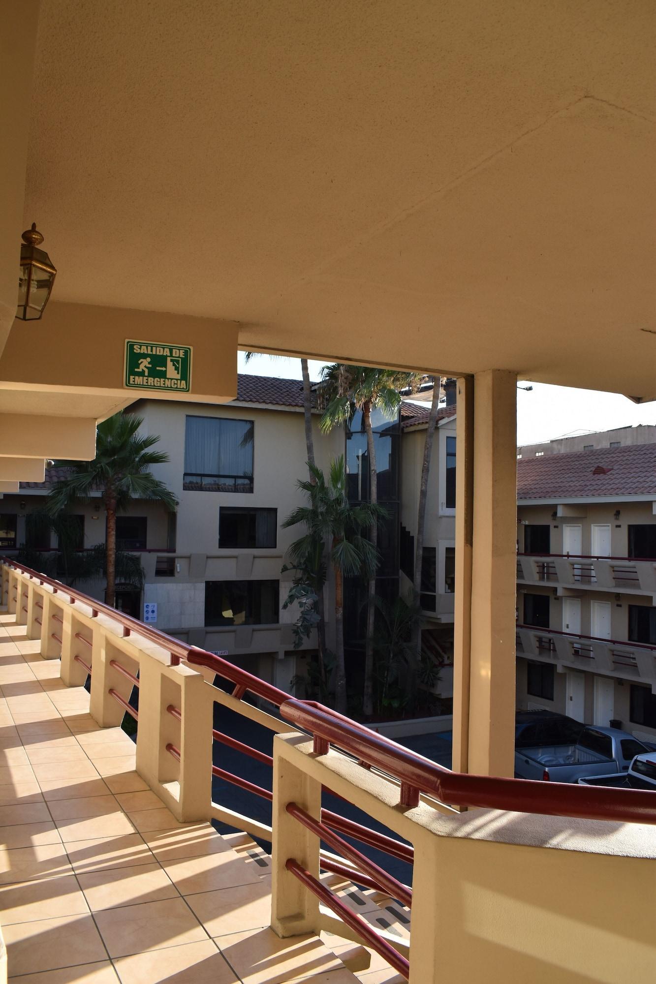image-housing-carousel