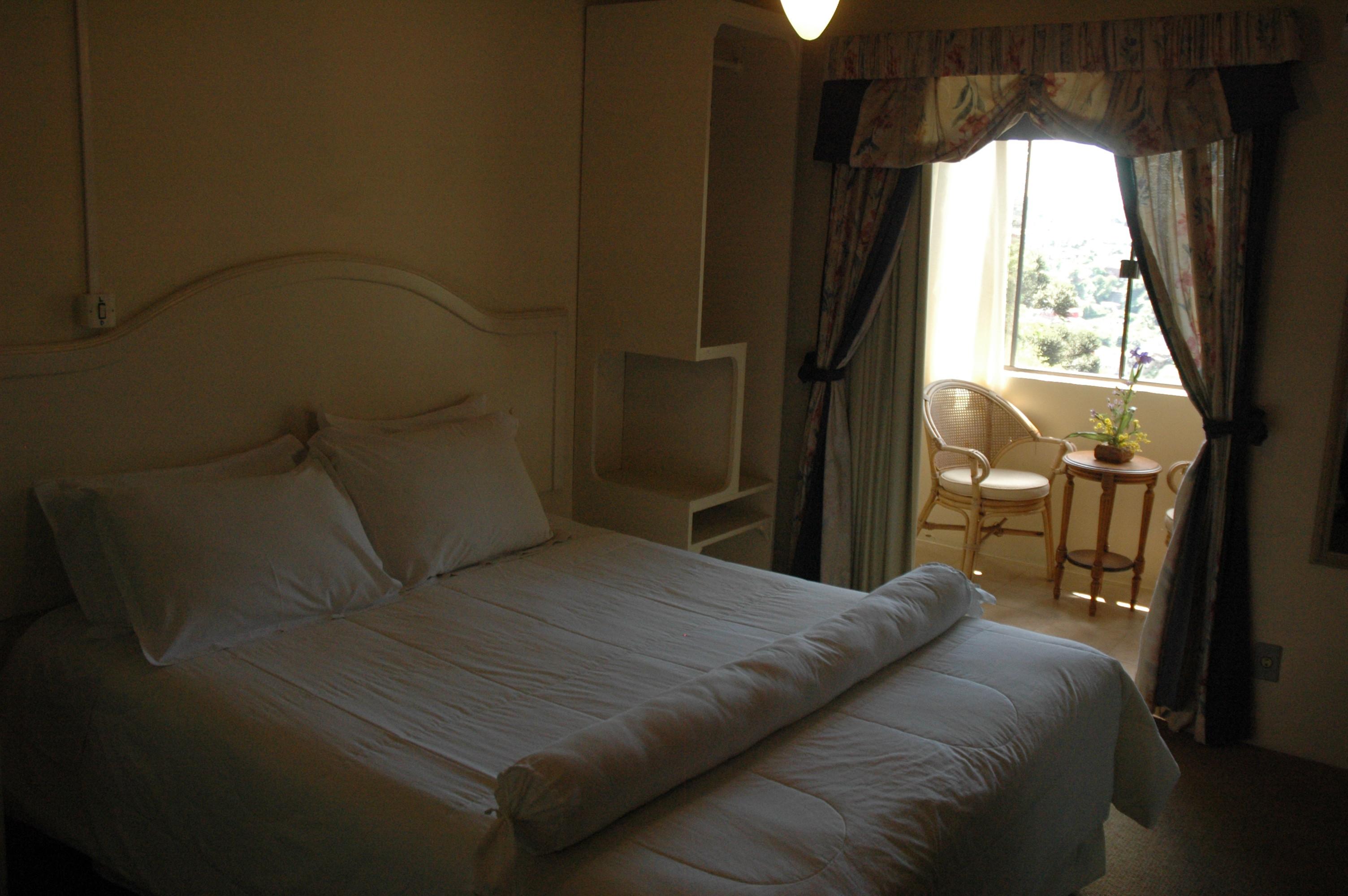 image-housing-carousel