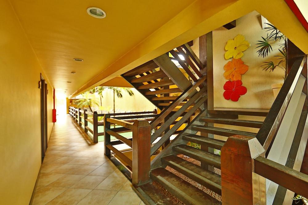 image-housing-carousel