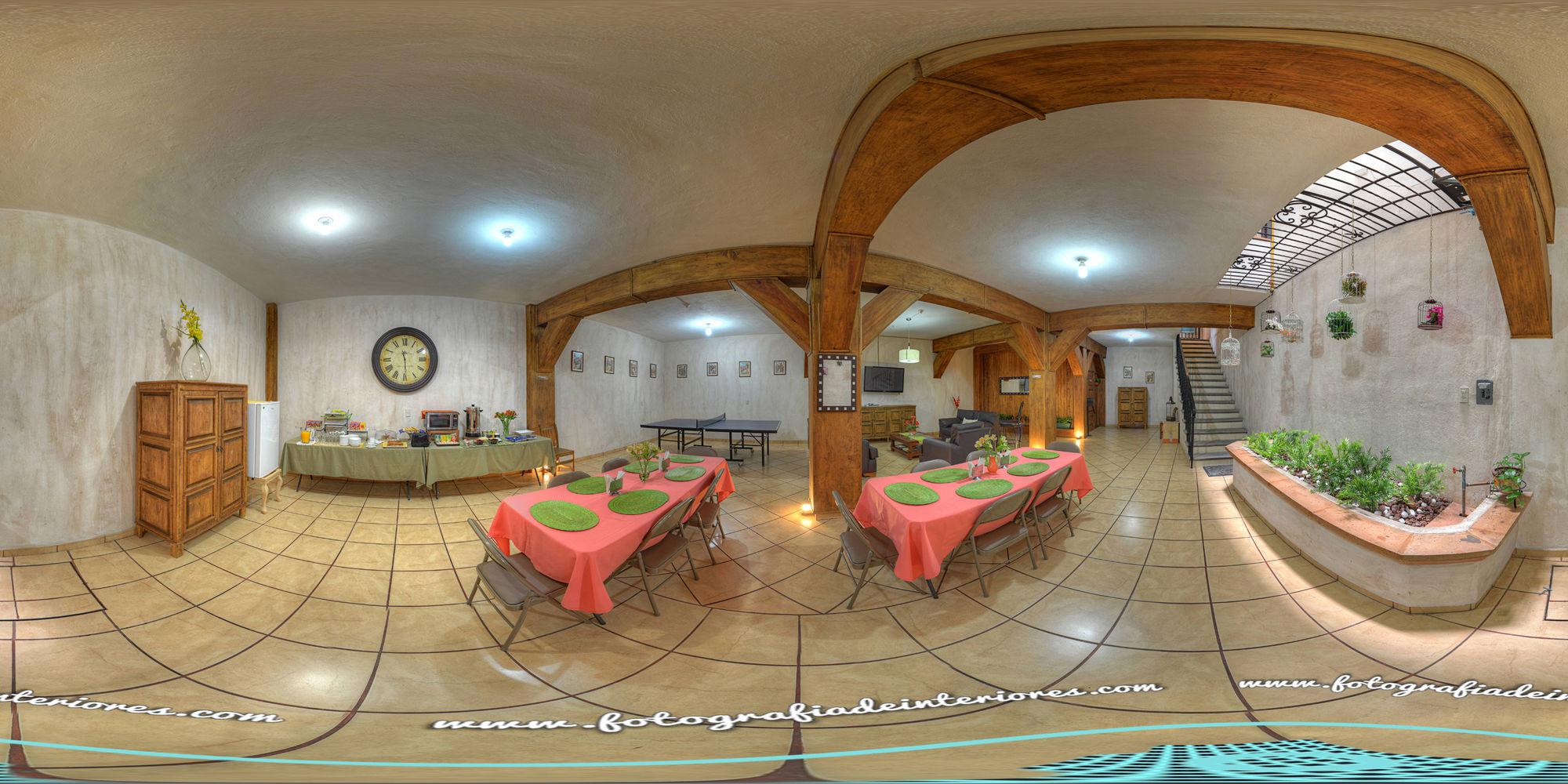 image-housing-carousel
