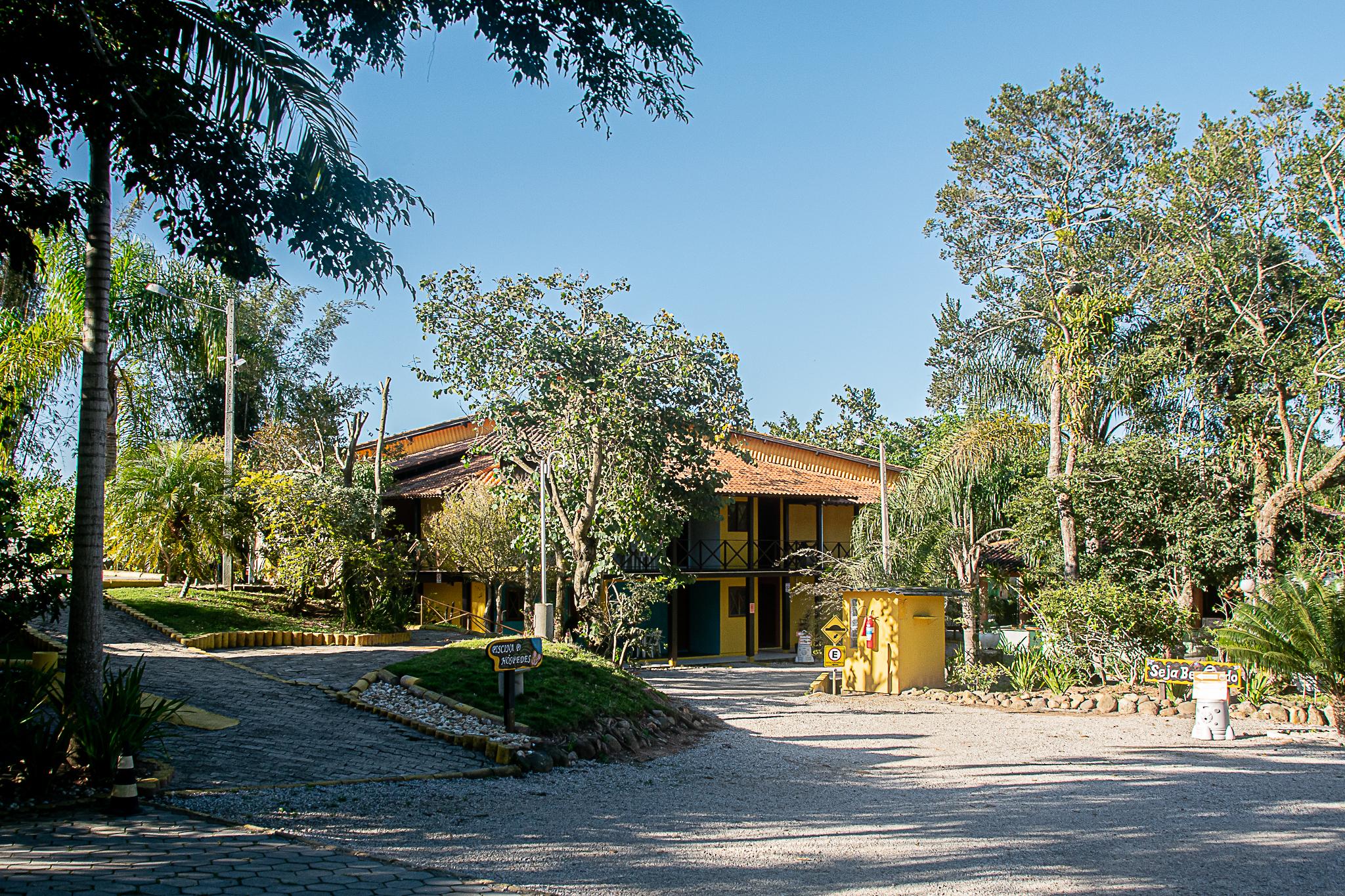 image-housing-carousel