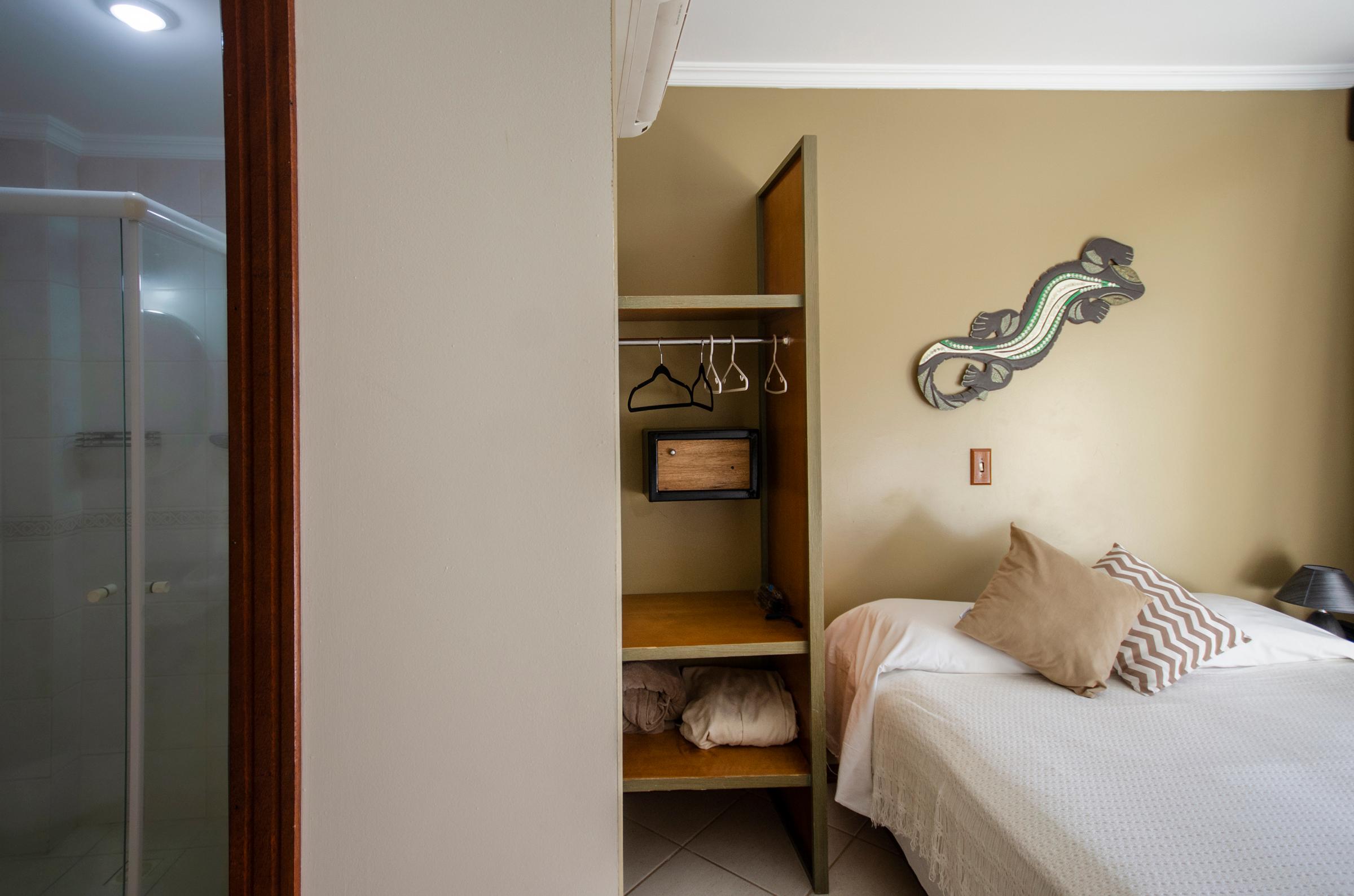 image-housing-carousel