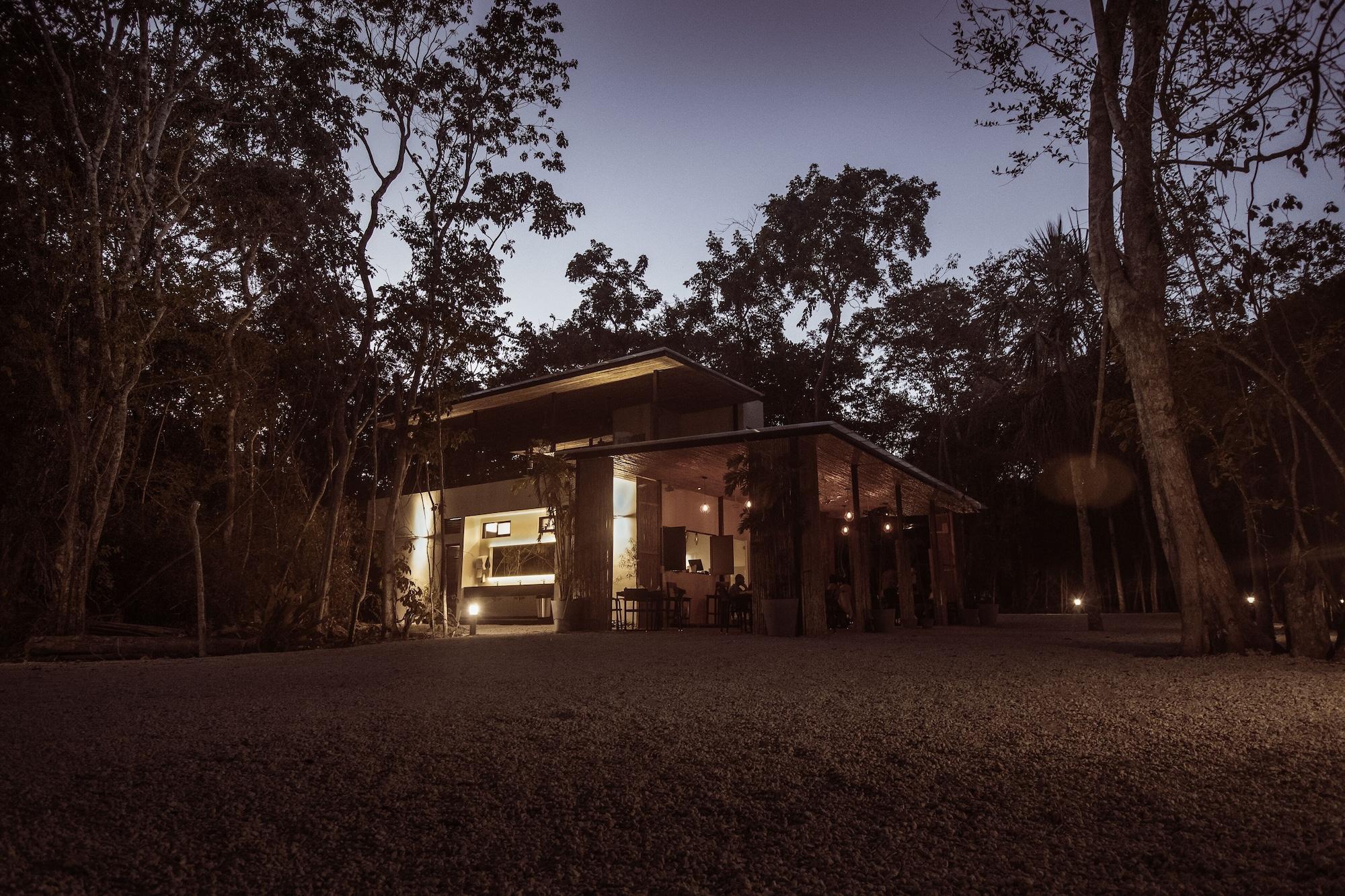 image-housing-carousel