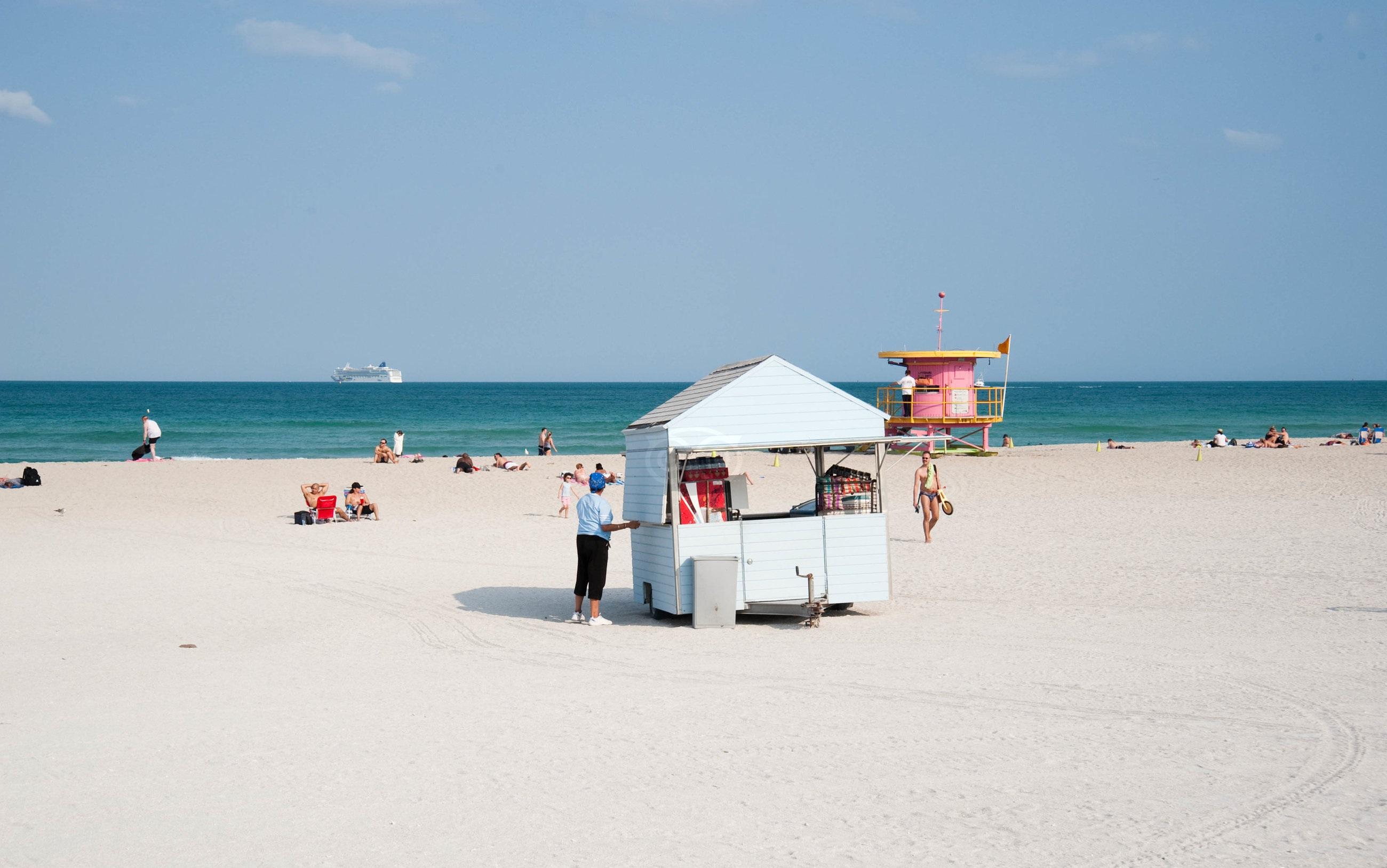 image-housing-carousel