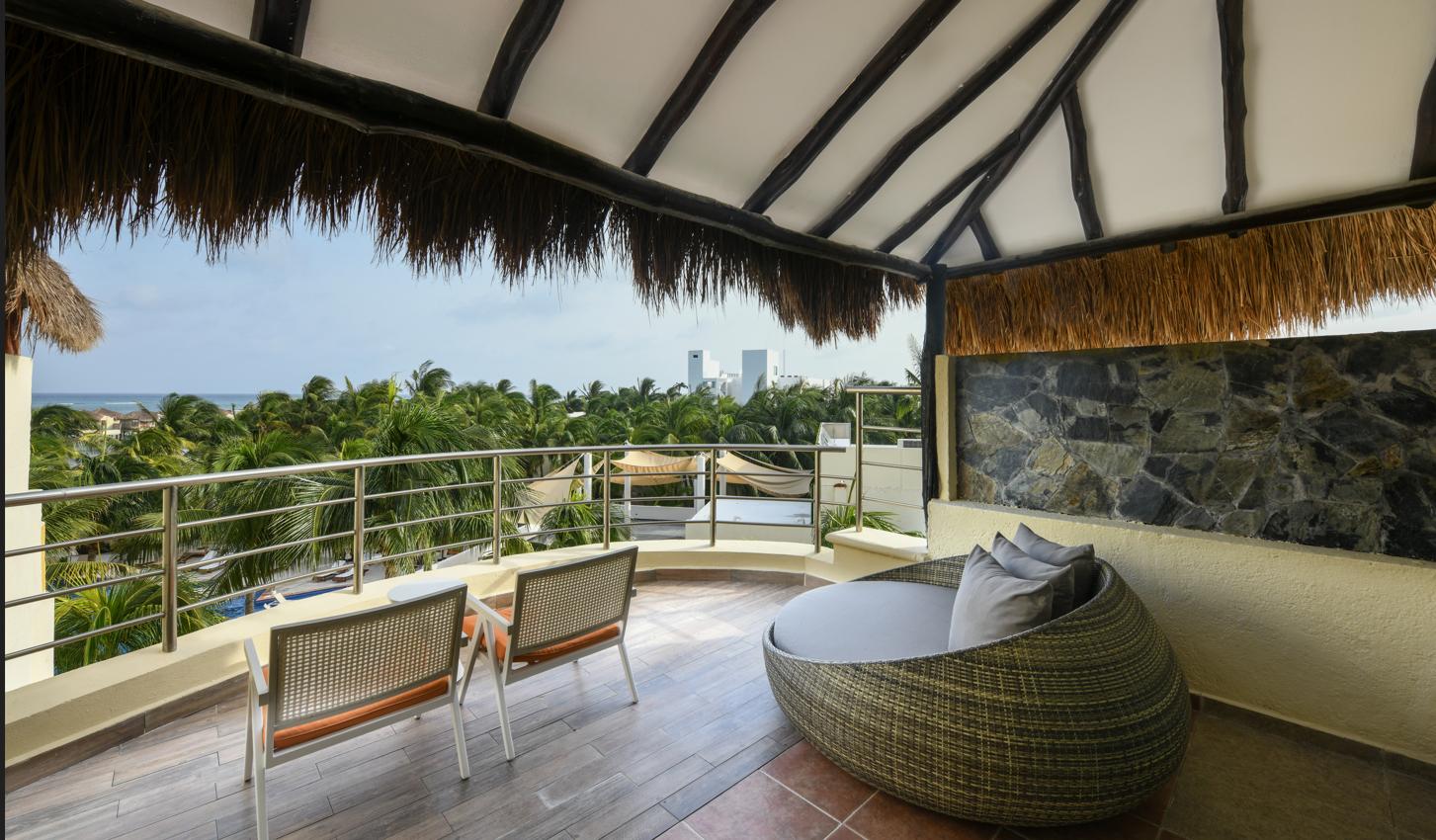 Suite   con Vista Parcial del Mar