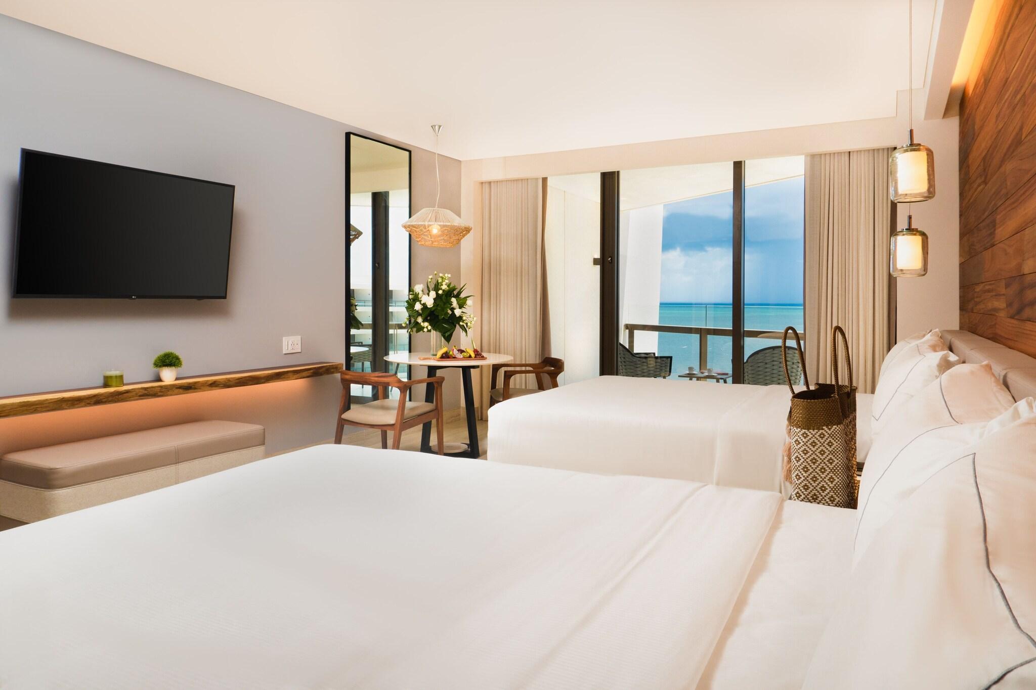 Sunset View Two Queen Beds Guestroom