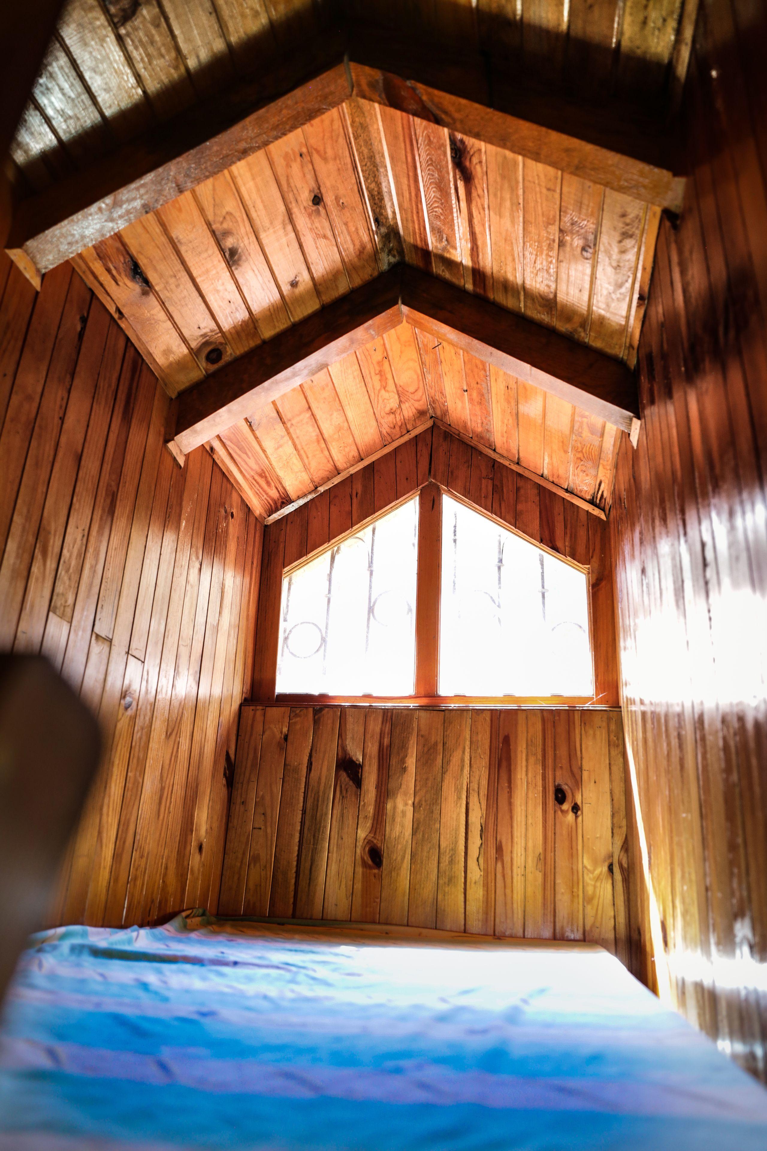 image-housing-carousel