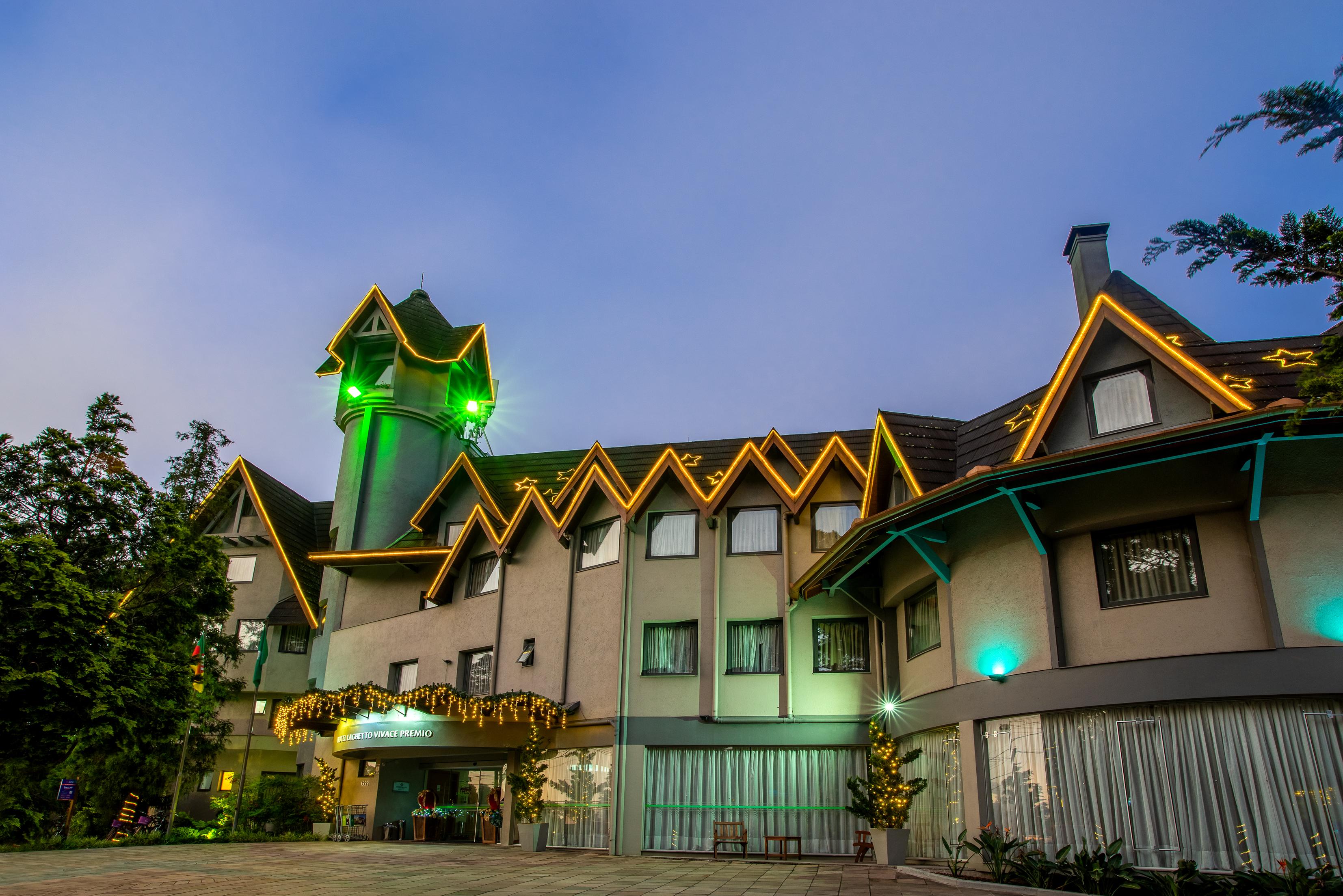 image-housing-carousel
