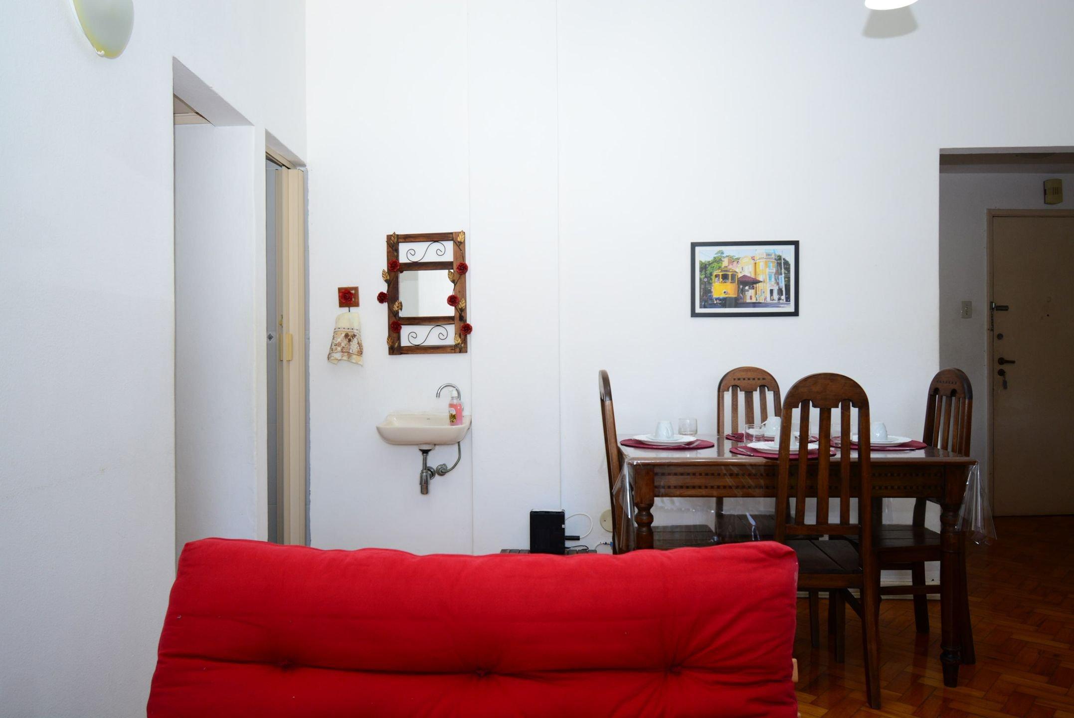 image-housing-carousel