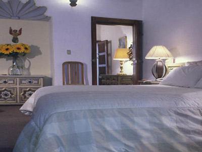 image-housing-carousel