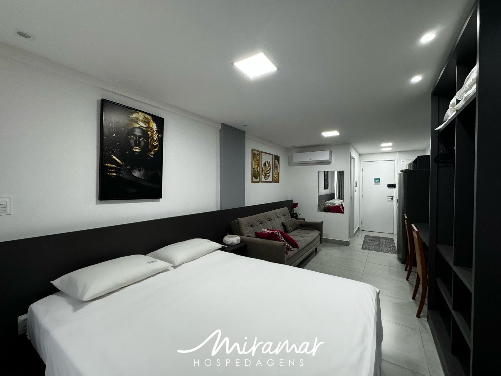 image-housing-carousel