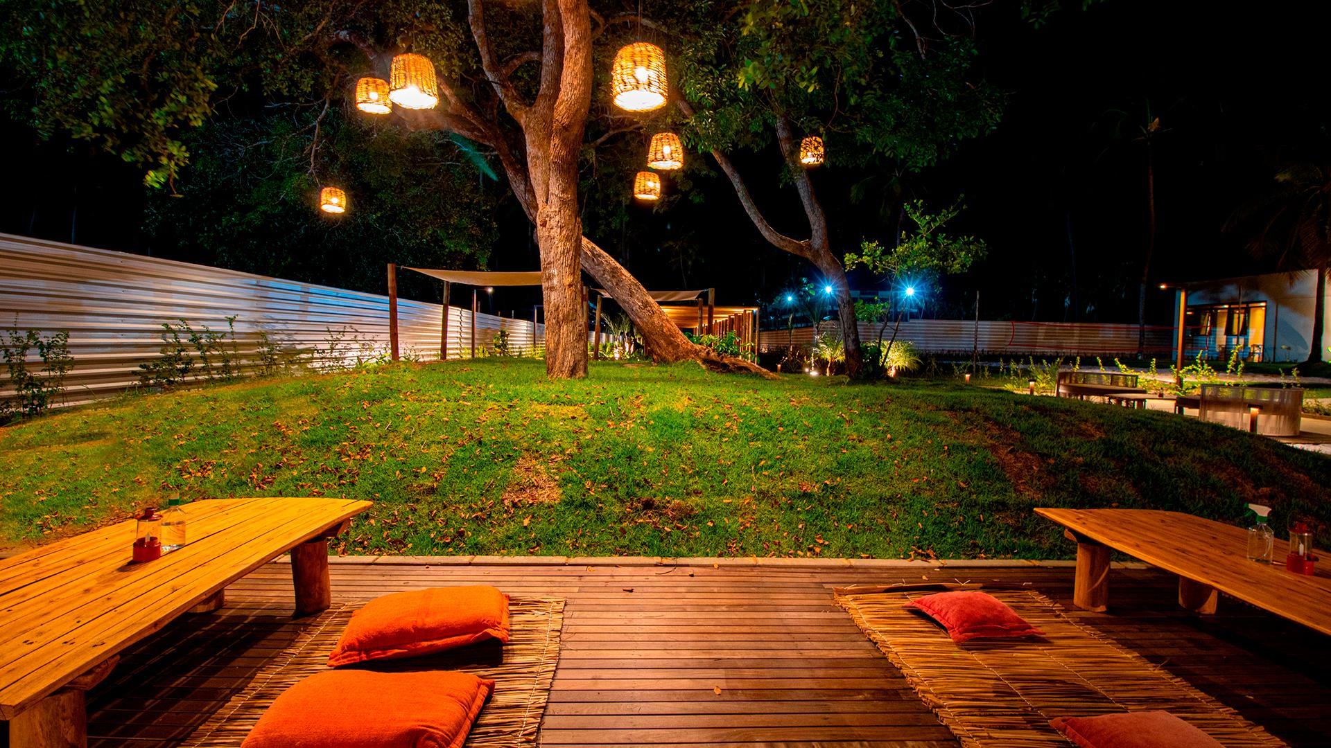 image-housing-carousel