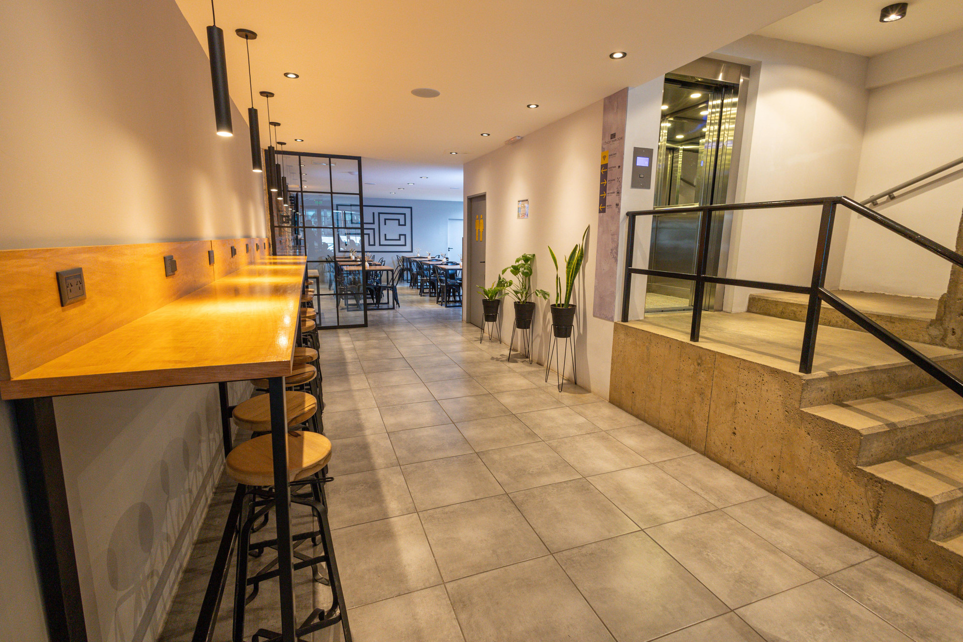 image-housing-carousel