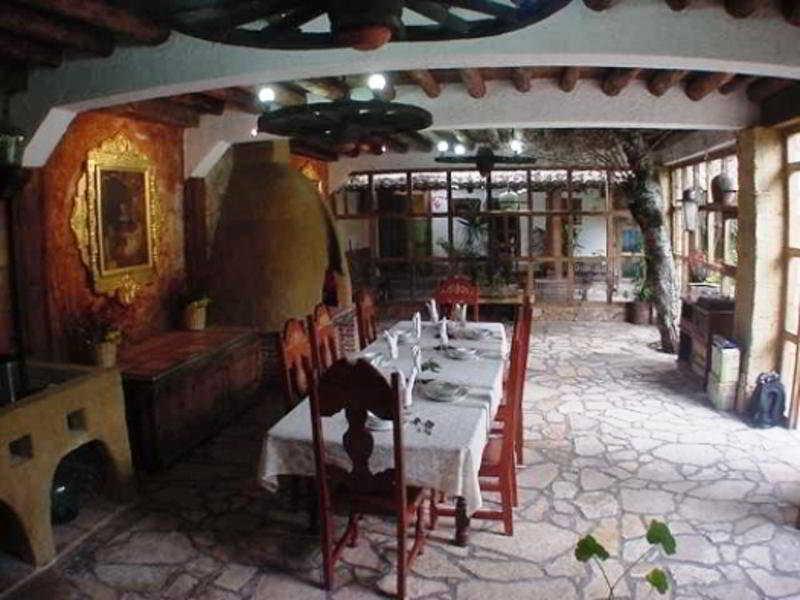 image-housing-carousel