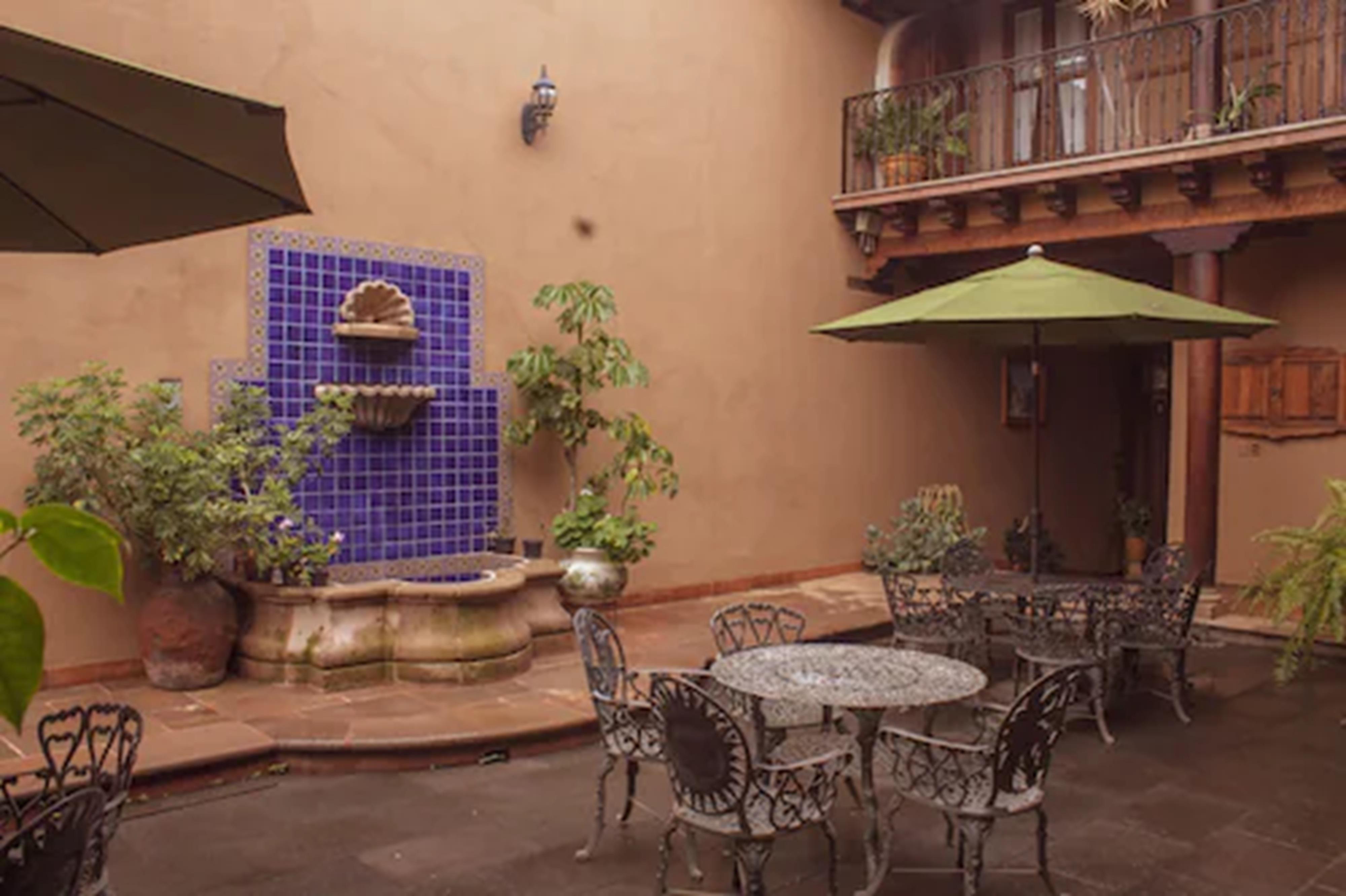 image-housing-carousel