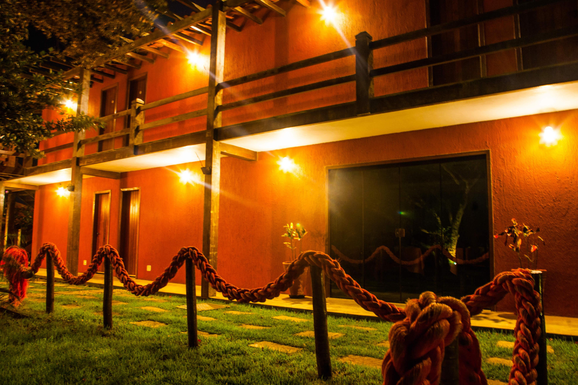 image-housing-carousel