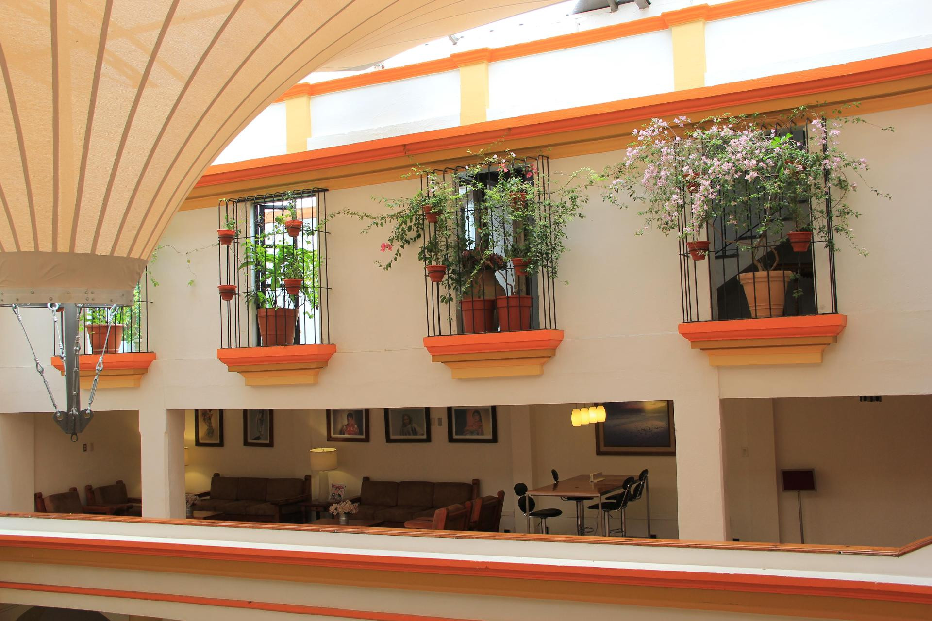 image-housing-carousel
