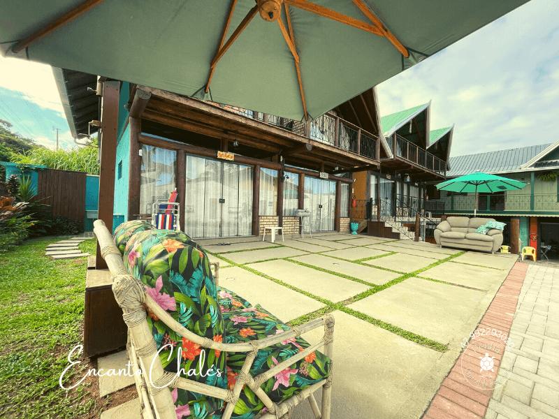 image-housing-carousel