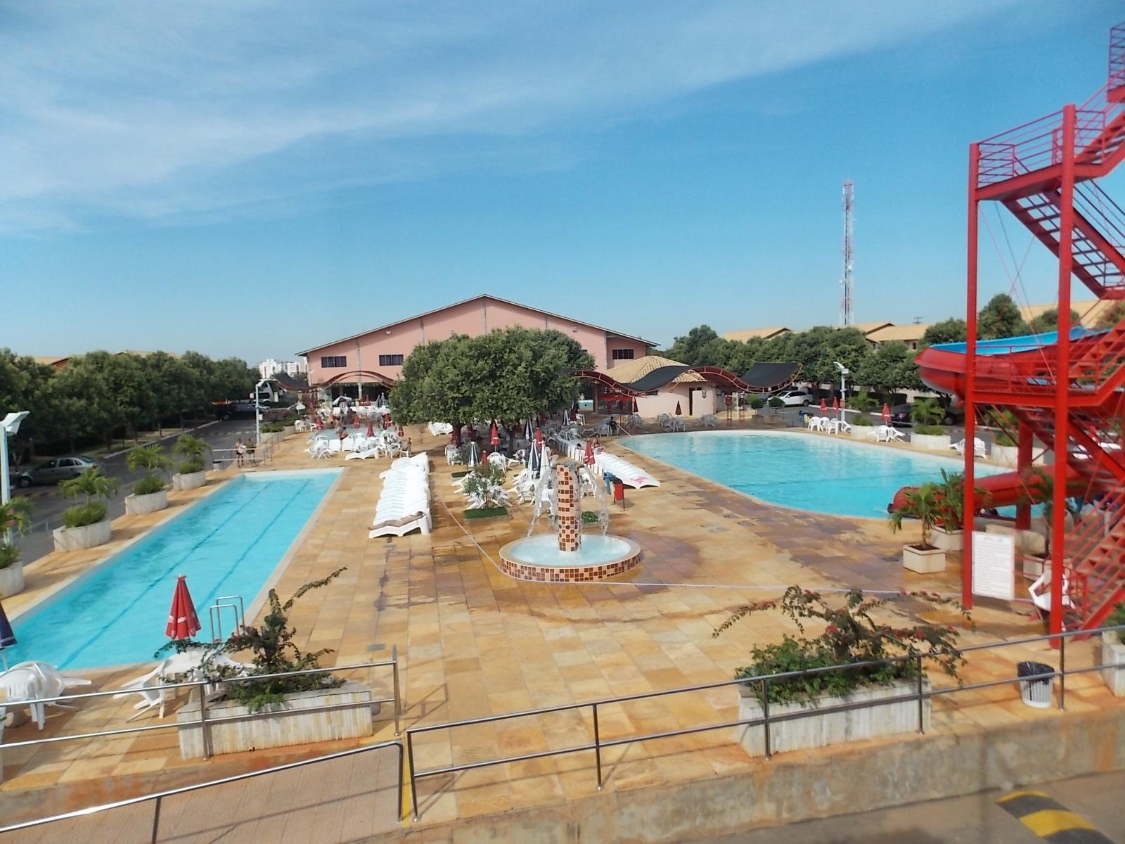 image-housing-carousel