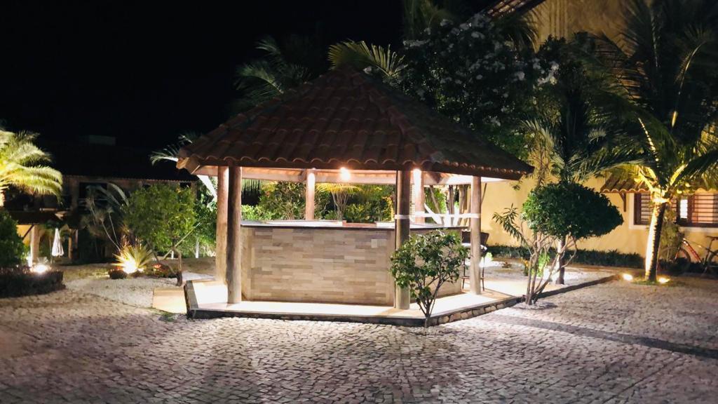 image-housing-carousel