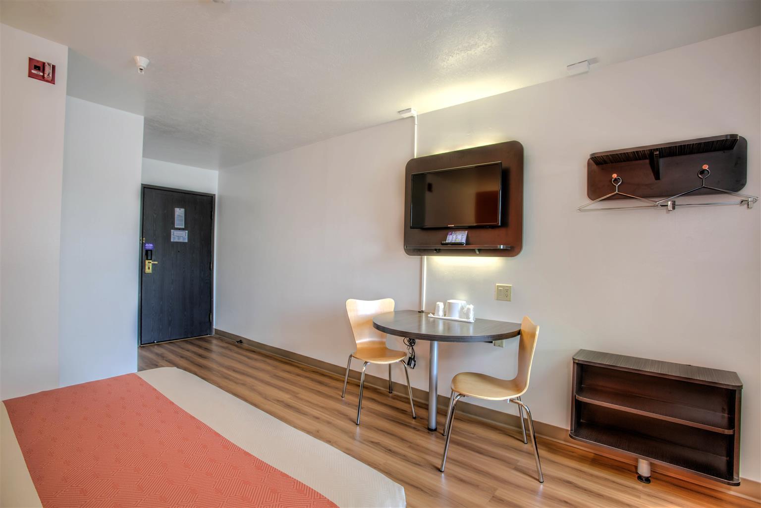 image-housing-carousel